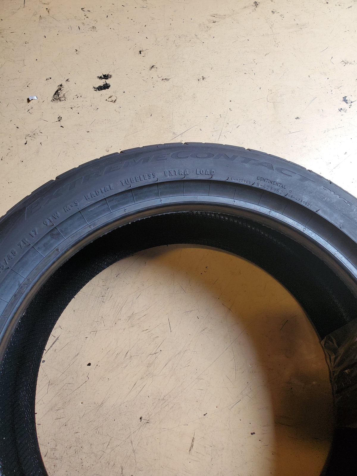CONTINENTAL EXTREMECONTACT DWS06 PLUS P 215 45 17 91W XL UHP TIRE 15572680000