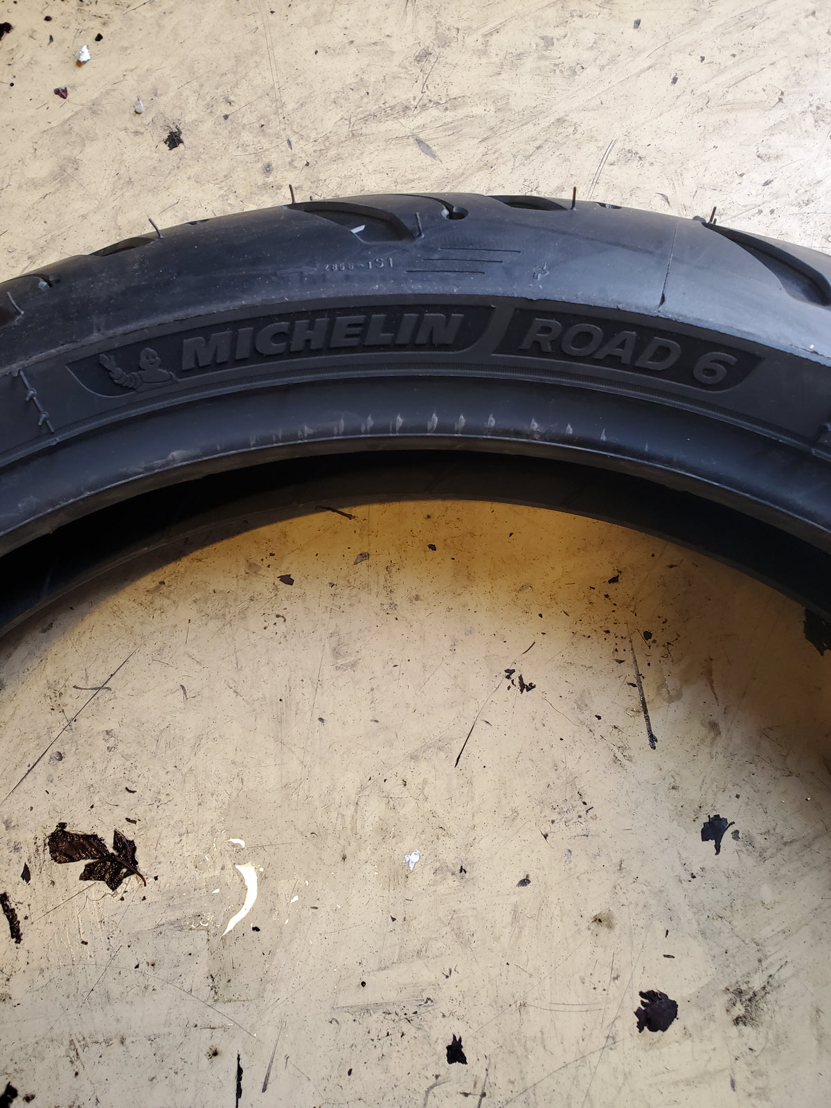 MICHELIN ROAD 6 2CT+ BSW 120 70 18 59W FRONT MOTORCYCLE TIRE 26465