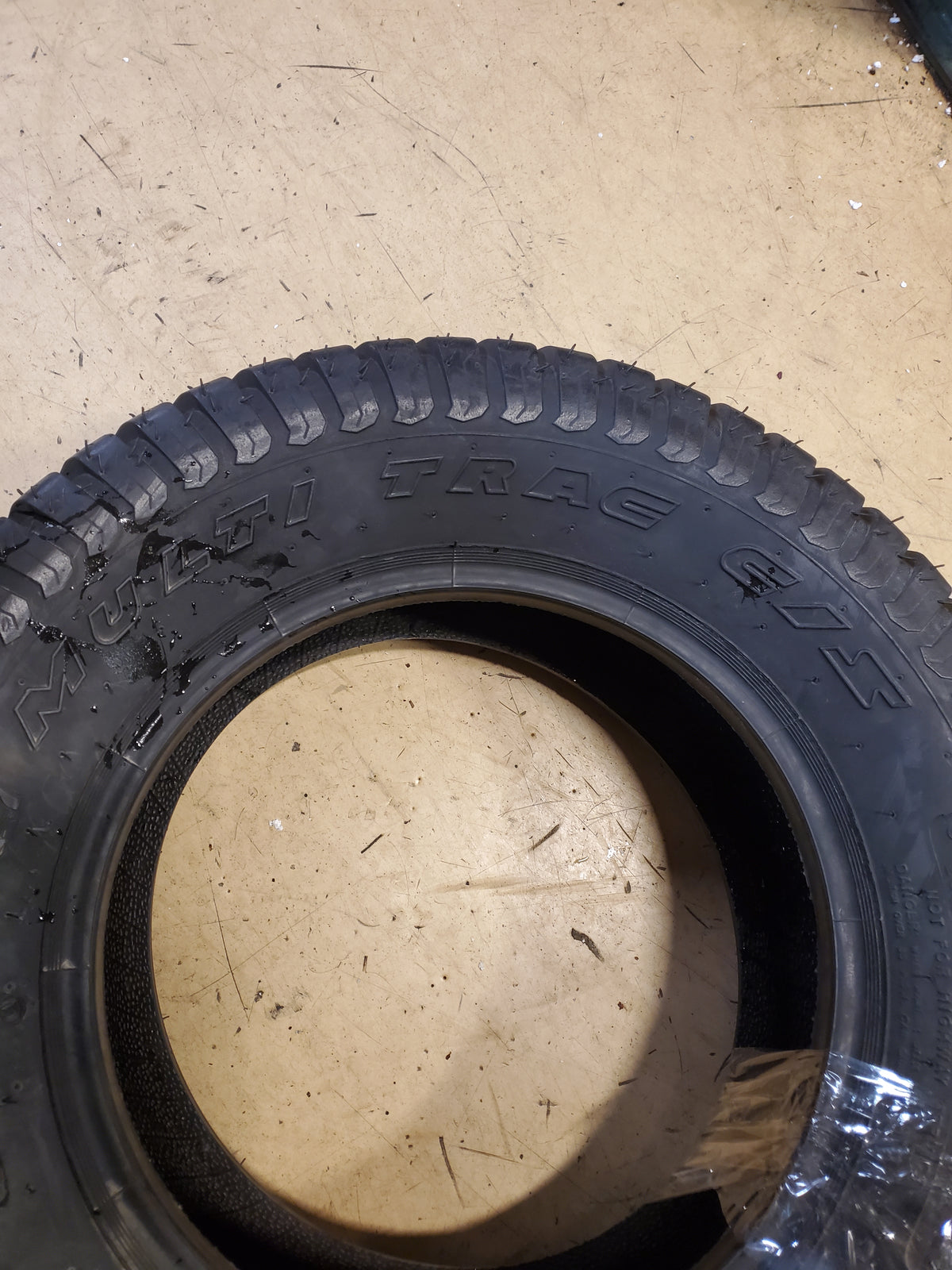 CARLISLE MULTI TRAC C/S BSW 25 8.5 14 90A4 4PLY LAWN TIRE 574339