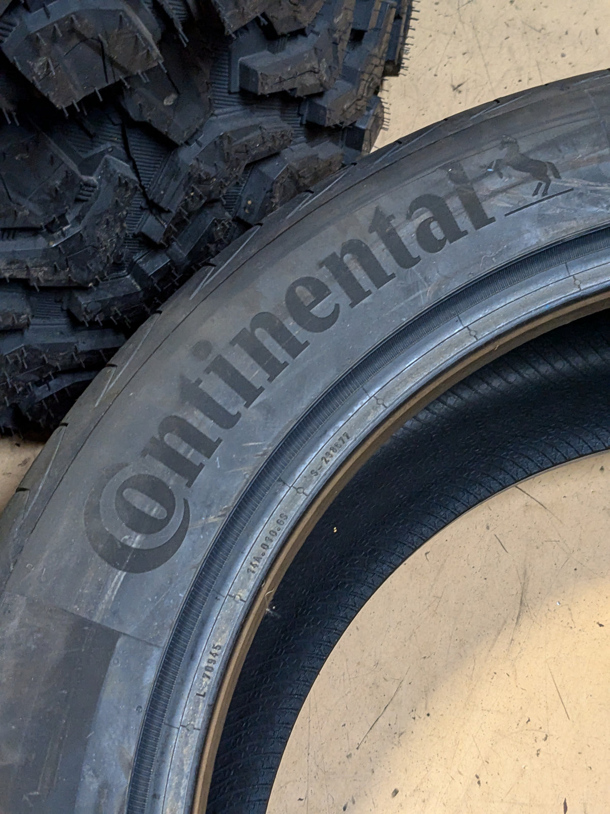 CONTINENTAL PERMIUMCONTACT 6 MO-S (MERCEDES) CONTISILENT (FOAM) P 285 45 22 114Y XL SUMMER TIRE 03586240000