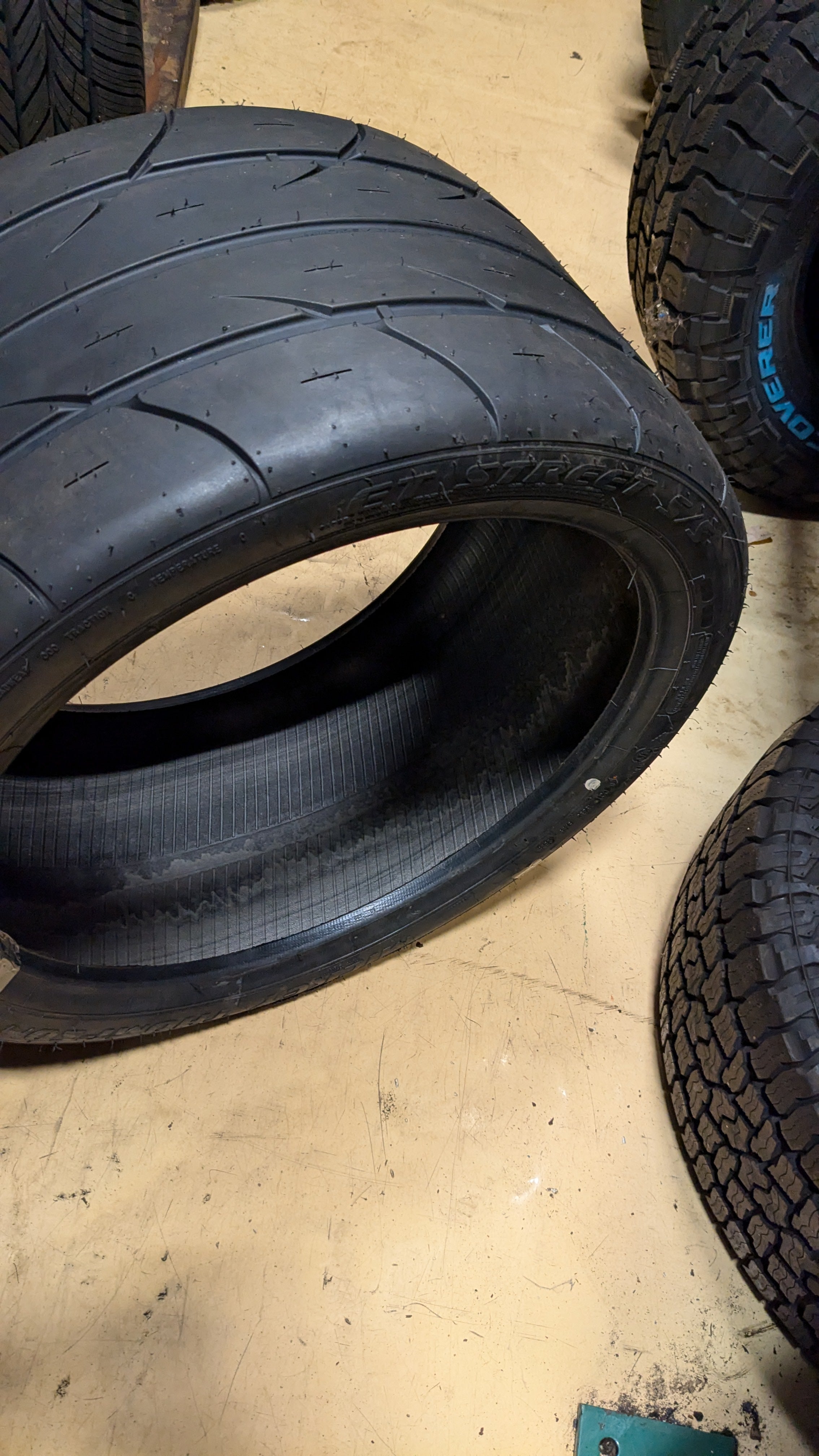 MICKEY THOMPSON E T STREET S/S BSW P 315 30 20  DRAG TIRE TIRE 250592