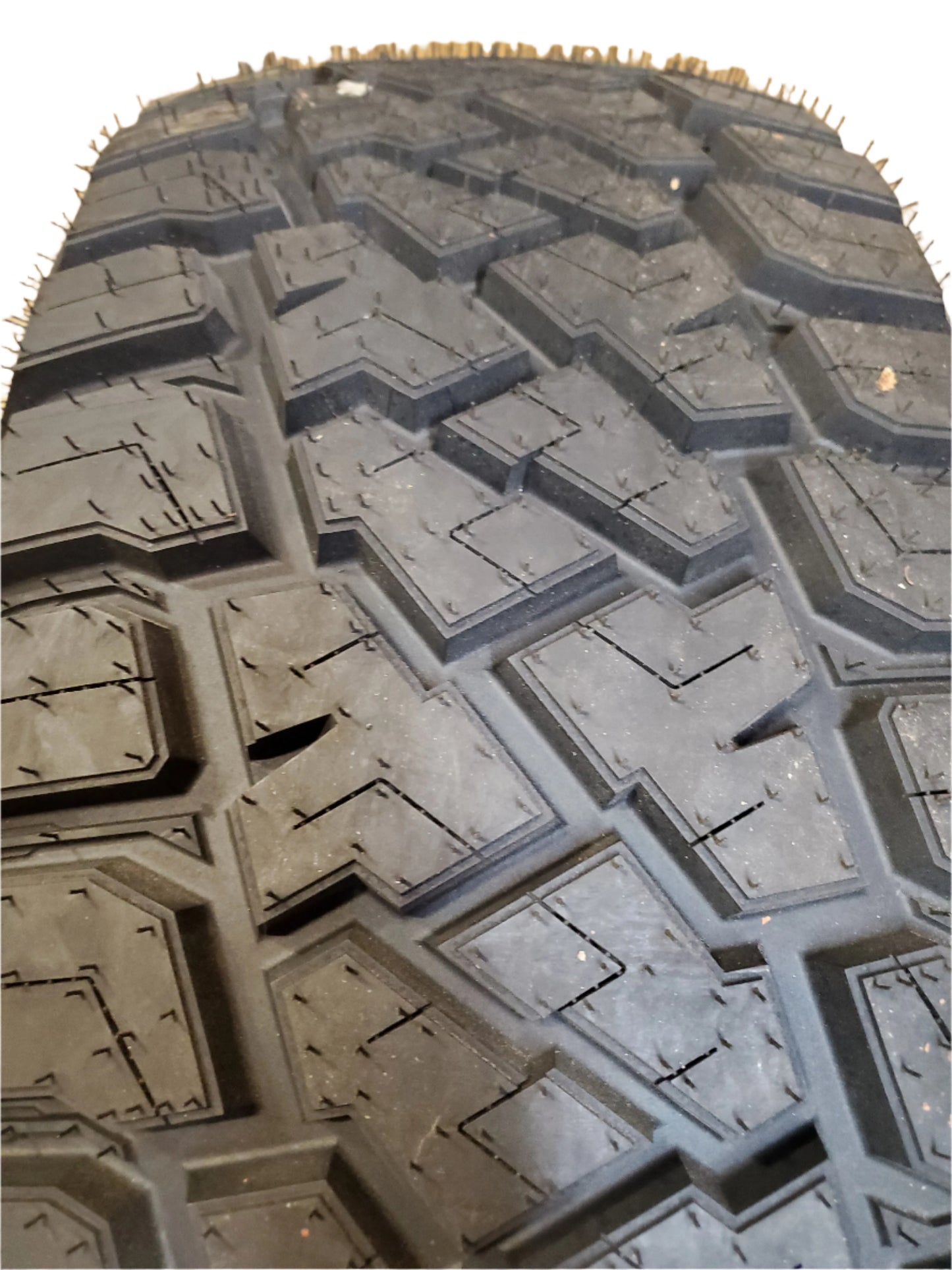 LANDSPIDER WILDTRAXX R/T LT 315 70 17 121/118S 10PLY RUGGED TERRAIN TIRE FRT002