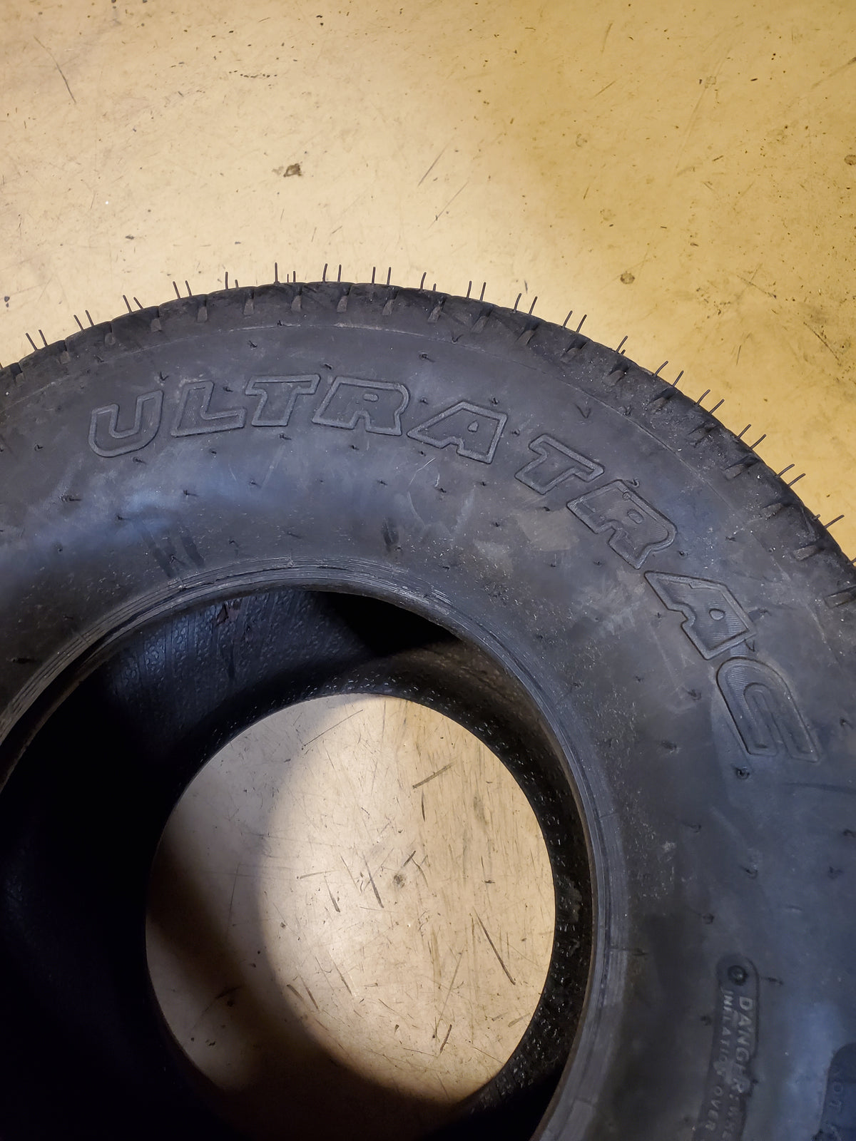 CARLSTAR ULTRA TRAC BSW 26.5 14 12 106R 4PLY LAWN TIRE 529386