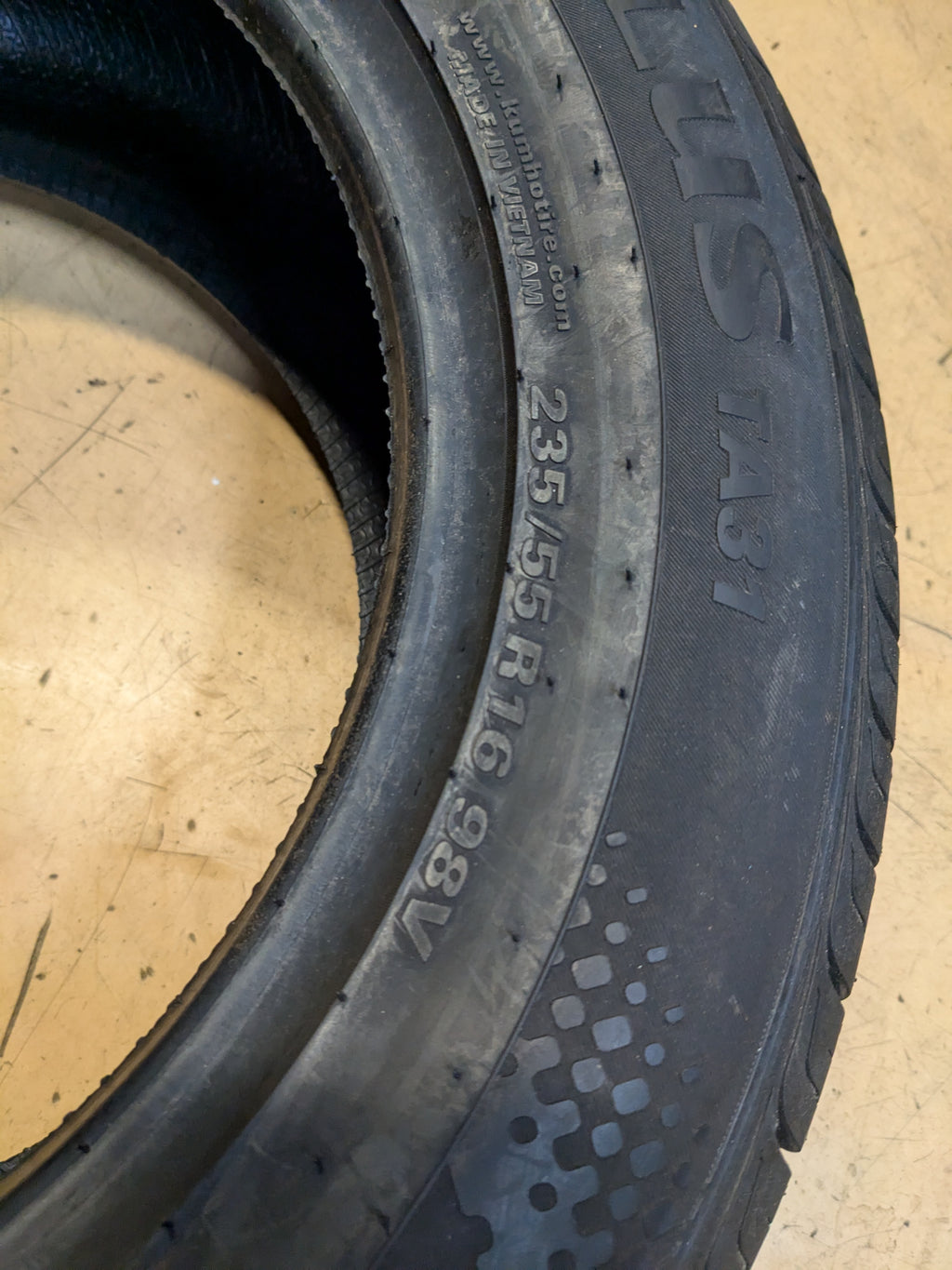 KUMHO SOLUS TA31 P 235 55 16 98V SL ALL SEASON TIRE 2199092