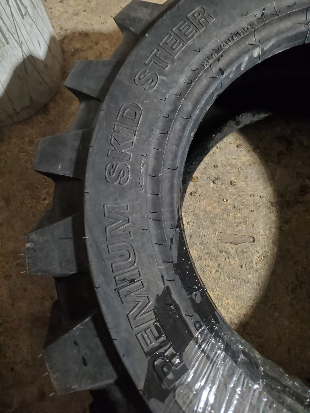 ADVANCE PREMIUM SKID STEER BSW 10 16.5 10PLY INDUSTRIAL TIRE 16052G