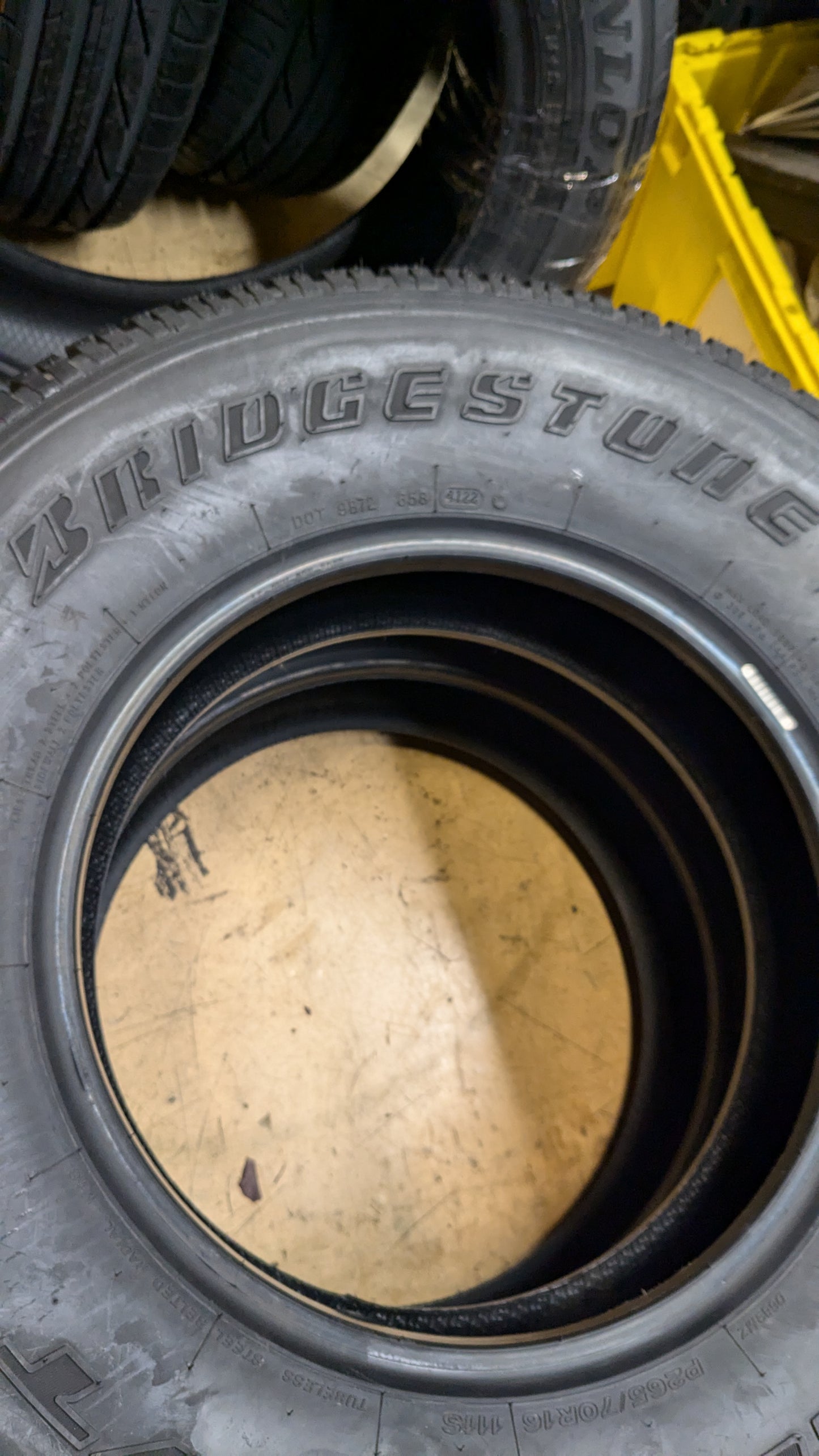 2 BRIDGESTONE DUELER H/T 689 BSW P 265 70 16 111S HIGHWAY TIRE 092061