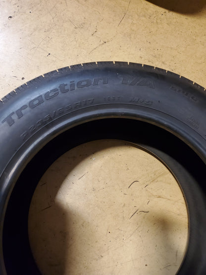 NOS BFGOODRICH TRACTION T/A SPORT BSW P 235 65 17 103T ALL SEASON TIRE 50496