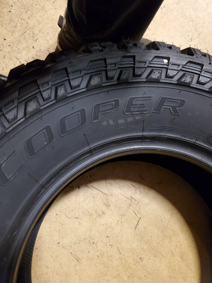 COOPER DISCOVERER S/T MAXX BSW LT 305 70 18 126/123Q 10PLY TIRE 170078004