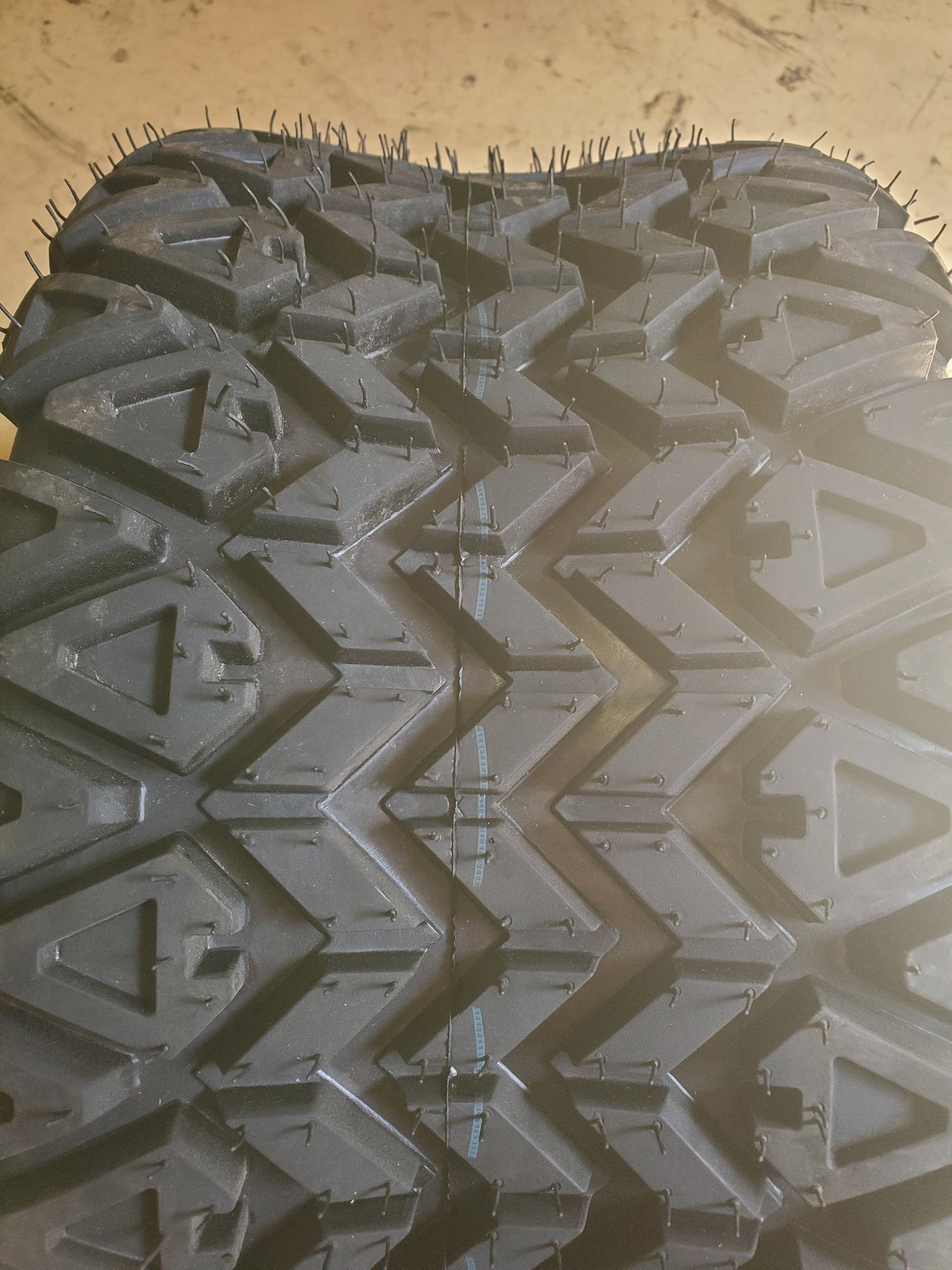 FORERUNNER GF03 BSW  23 10.5 12 4PLY GOLF CART TIRE FGF23105012