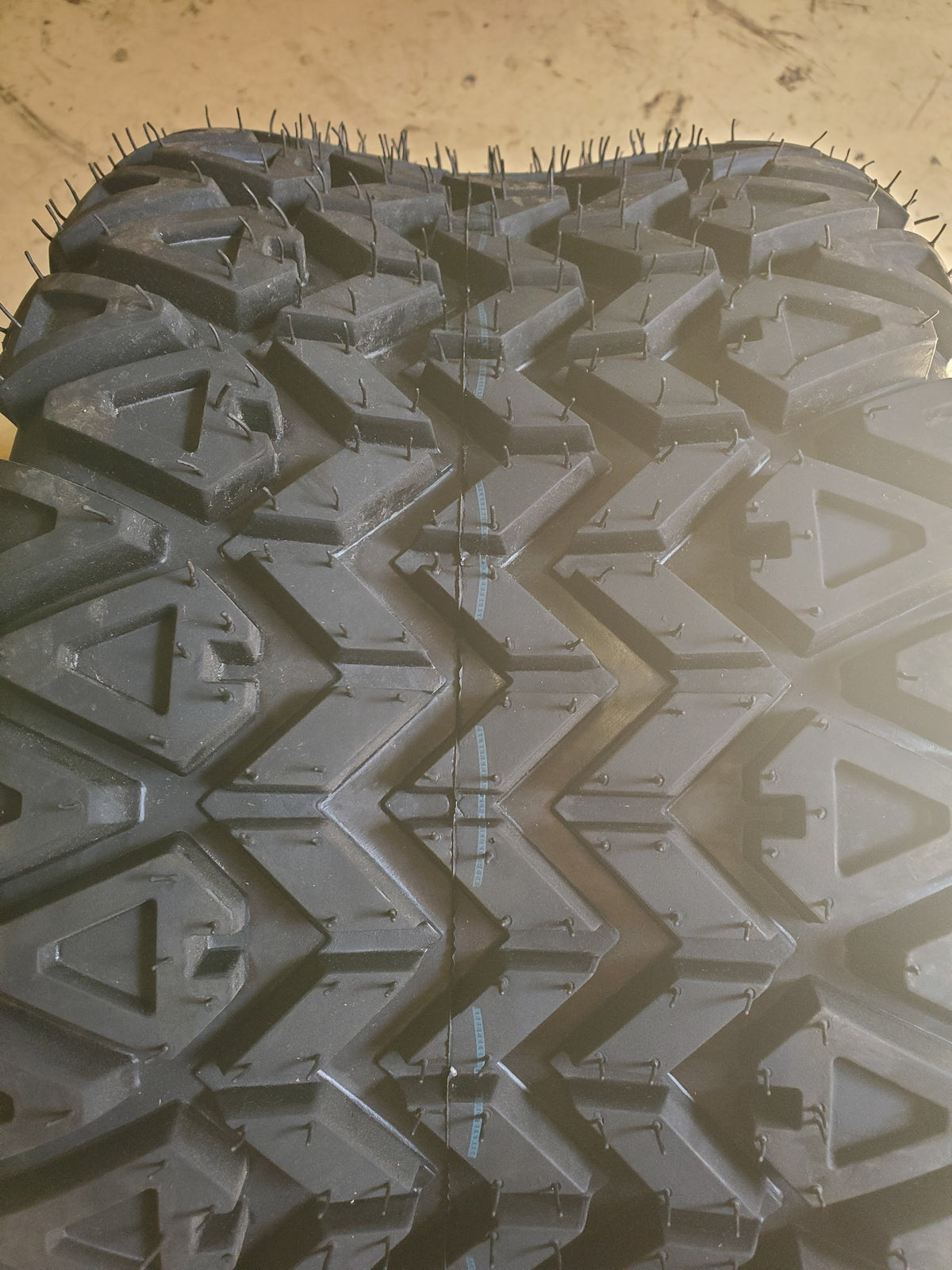 FORERUNNER GF03 BSW  23 10.5 12 4PLY GOLF CART TIRE FGF23105012