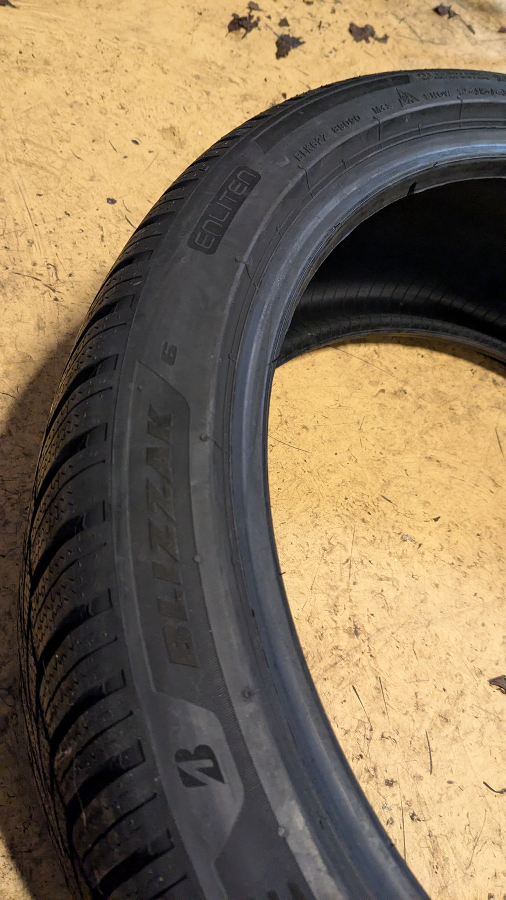 2 BRIDGESTONE BLIZZAK 6 BSW P 245 40 20 99W XL WINTER TIRE 014672