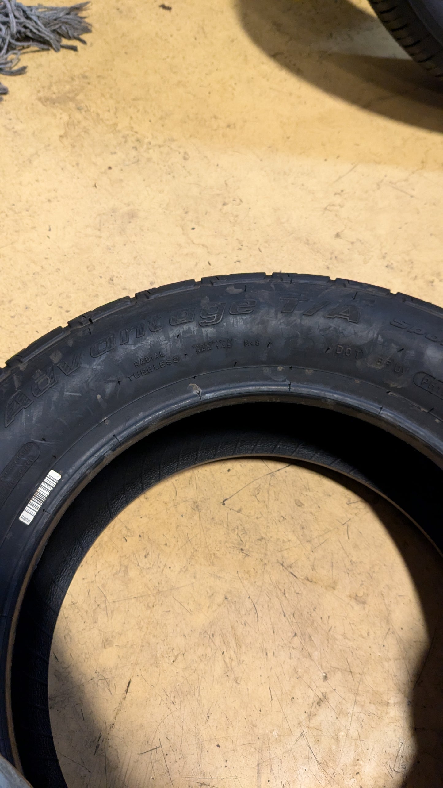 NOS BFGOODRICH ADVANTAGE T/A SPORT BSW P 205 65 15 94H PERFORMANCE TIRE 21777