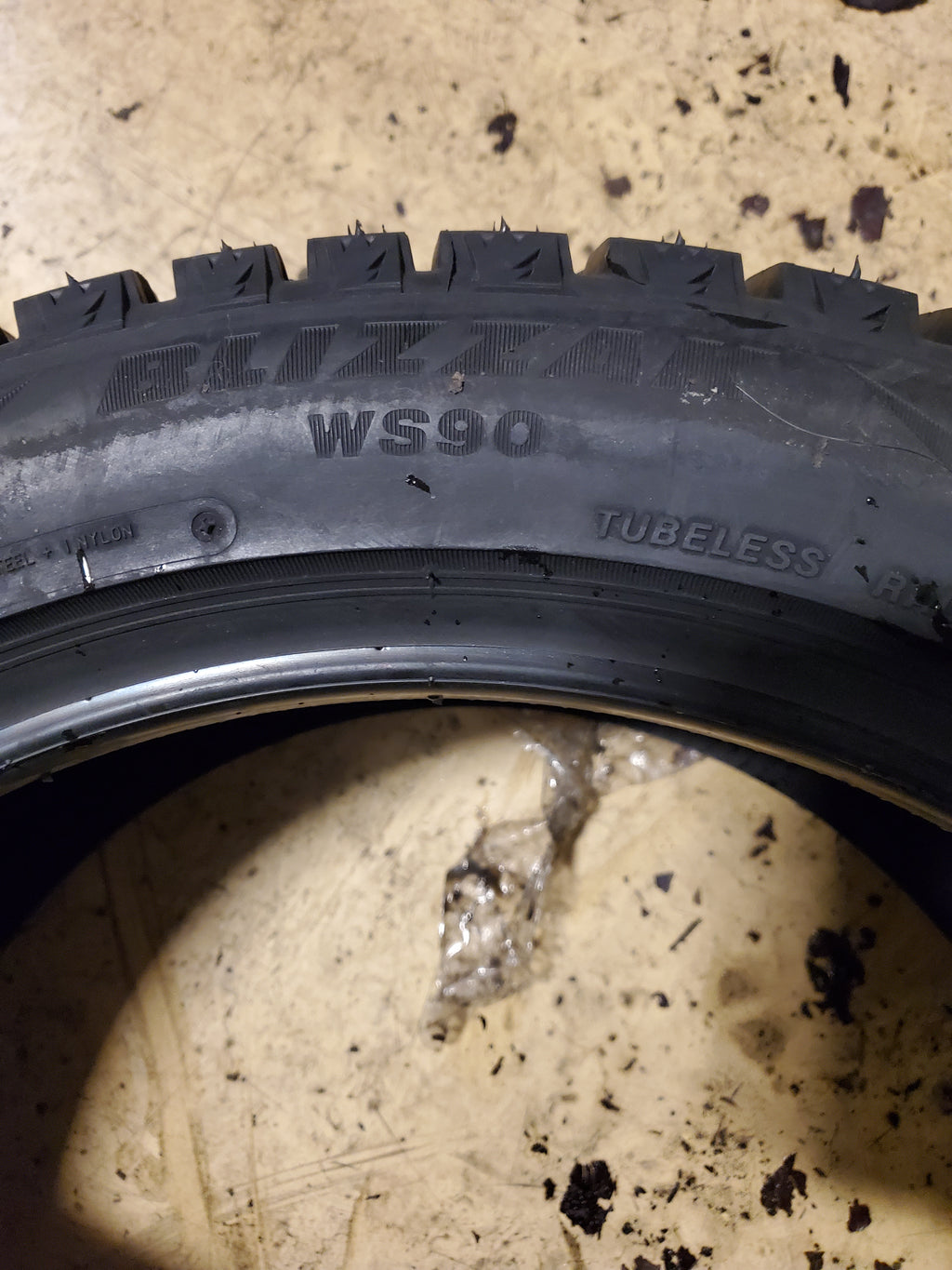 BRIDGESTONE BLIZZAK WS90 BSW P 215 50 17 95H XL WINTER TIRE 001128