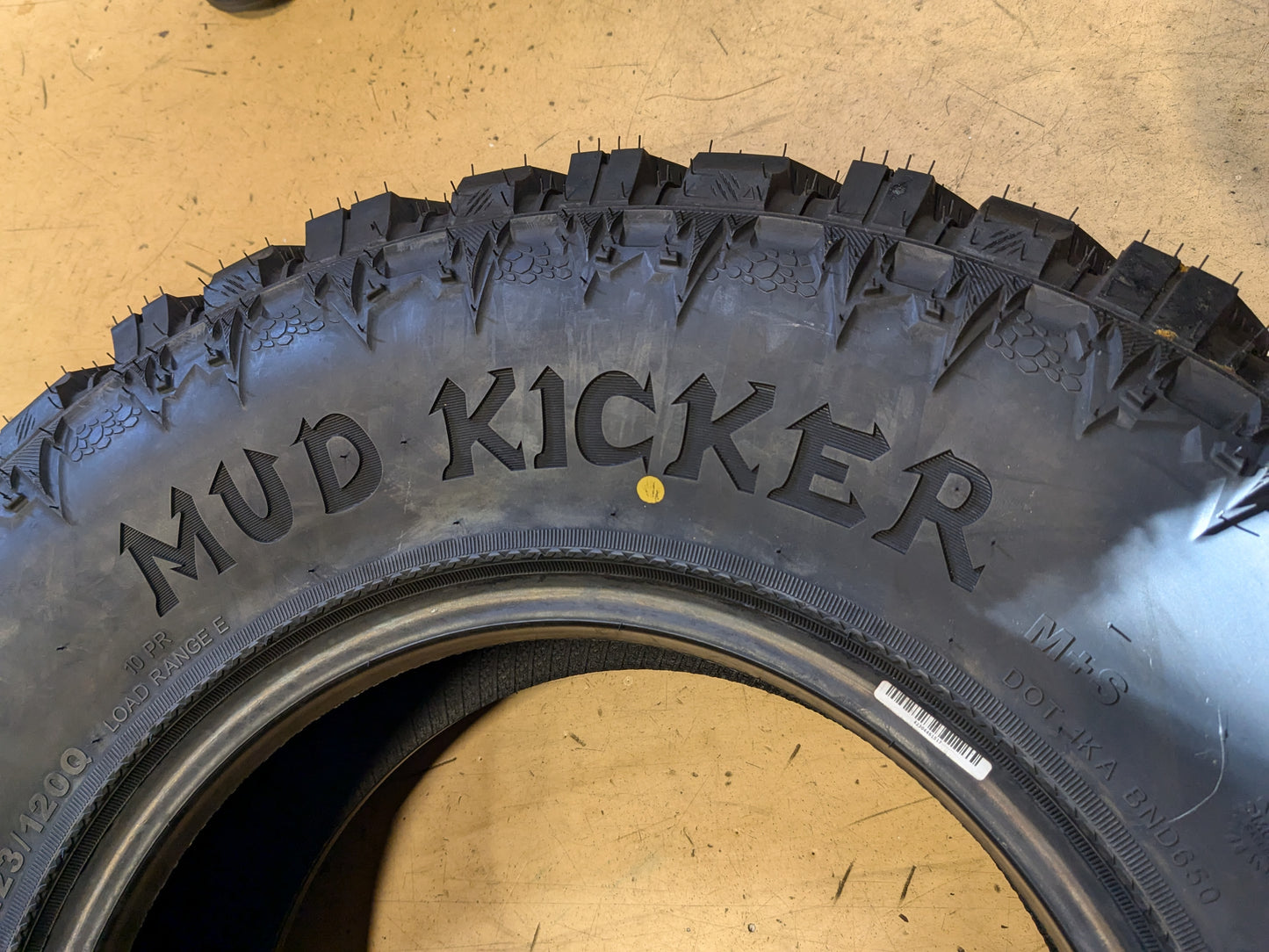 COSMO MUD KICKER BSW LT 265 75 16 123/120Q LRE 10 PLY MUD TERRAIN TIRE I-0087425