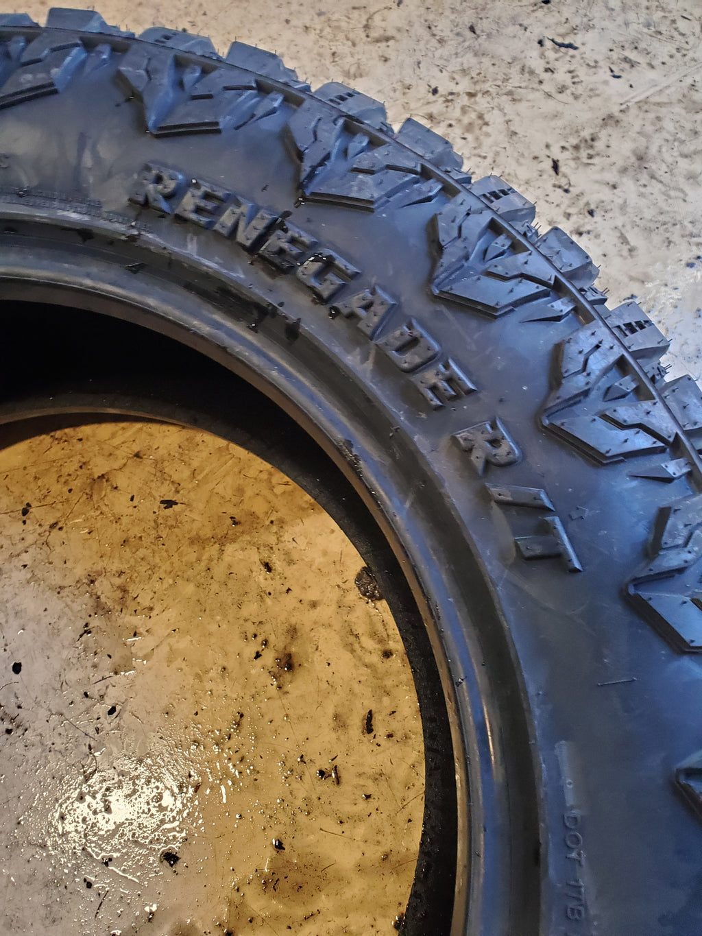 RADAR RENEGADE R/T BSW LT 285 60 20 125/122Q 10PLY RUGGED TIRE RASYTH0125