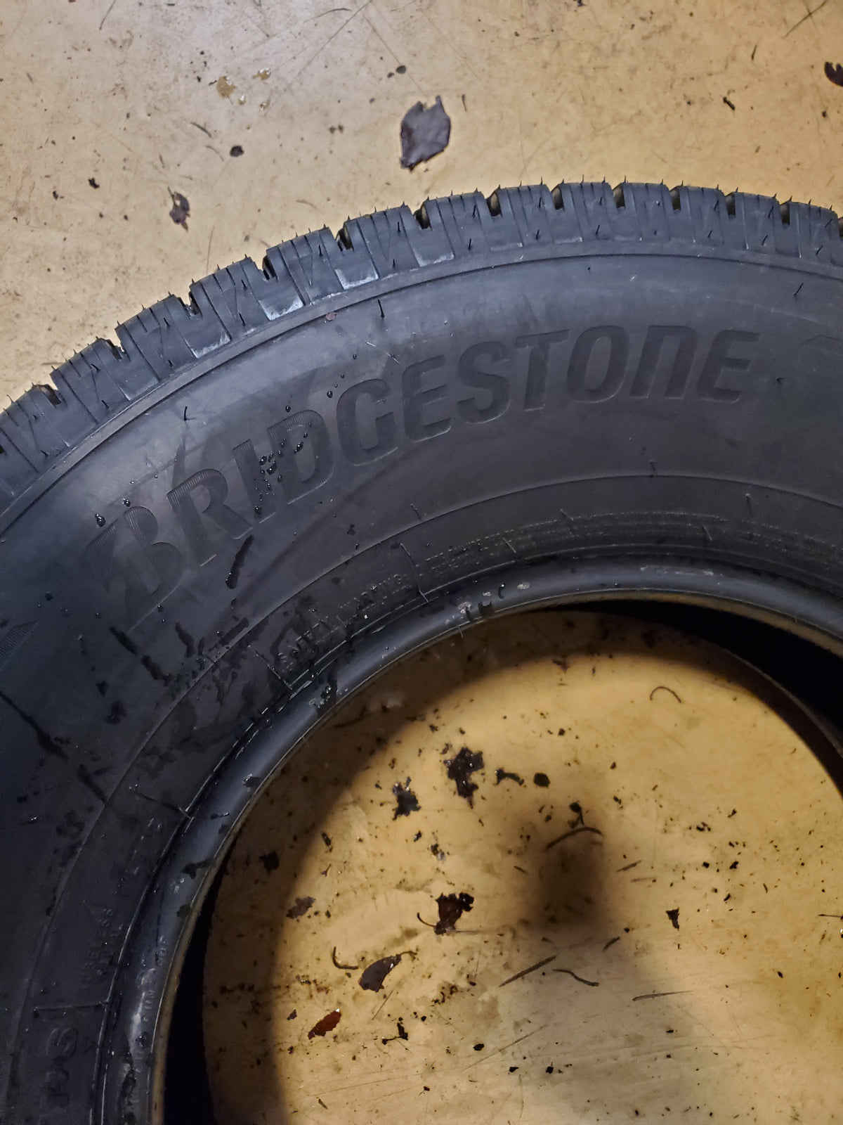BRIDGESTONE BLIZZAK STUDLESS LT BSW LT 245 75 16 120/116R 10PLY WINTER TIRE 000649