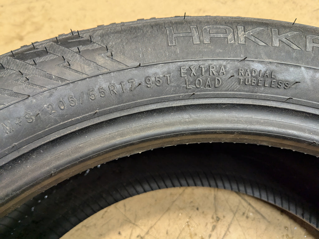 2 NOKIAN HAKKAPELIITTA 10 BSW P 205 55 17 95T XL WINTER TIRE TS32439
