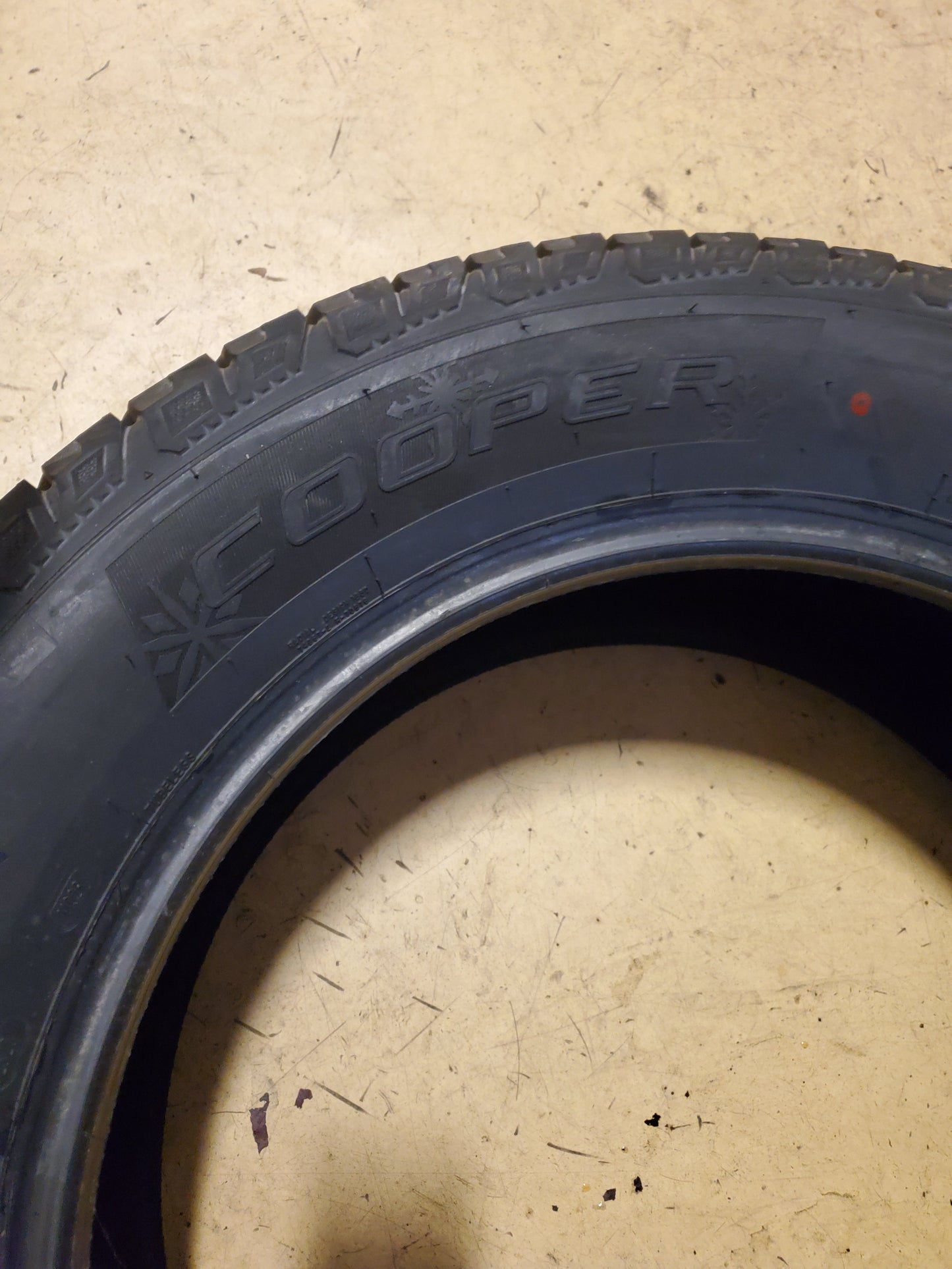 NOS COOPER DISCOVERER SNOW CLAW BSW P 275 55 20 117T XL WINTER TIRE 171106004