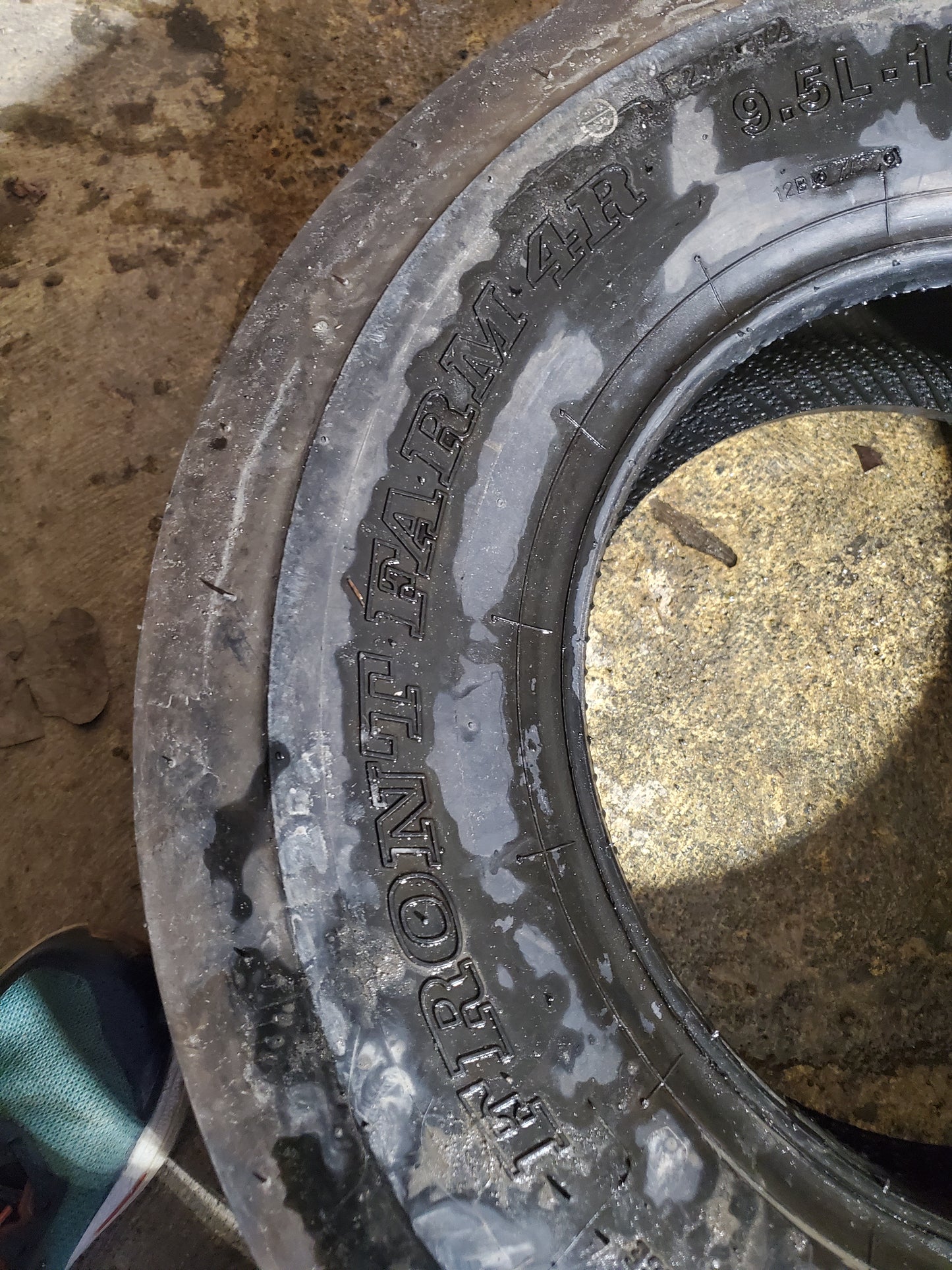 HARVEST KING FRONT FARM 4R BSW  9.5 15 8PLY TRAILER TIRE HK4R31