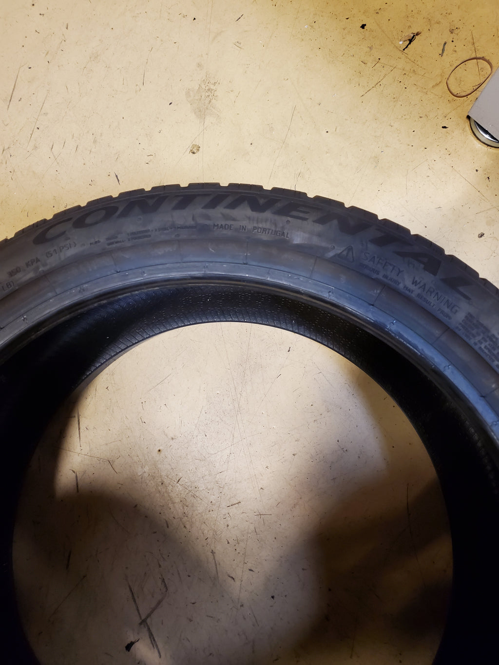 USED CONTINENTAL EXTREMECONTACT DWS06 PLUS BSW P 225 40 18 92Y UHP TIRE 15572730000