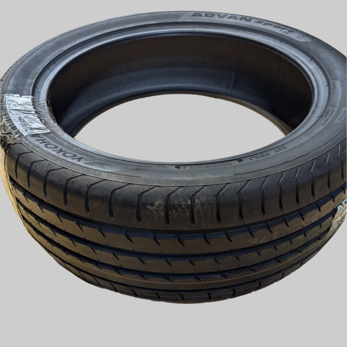 YOKOHAMA ADVAN SPORT V105 BMW 245 45 20 103Y XL SUMMER TIRE 110133805