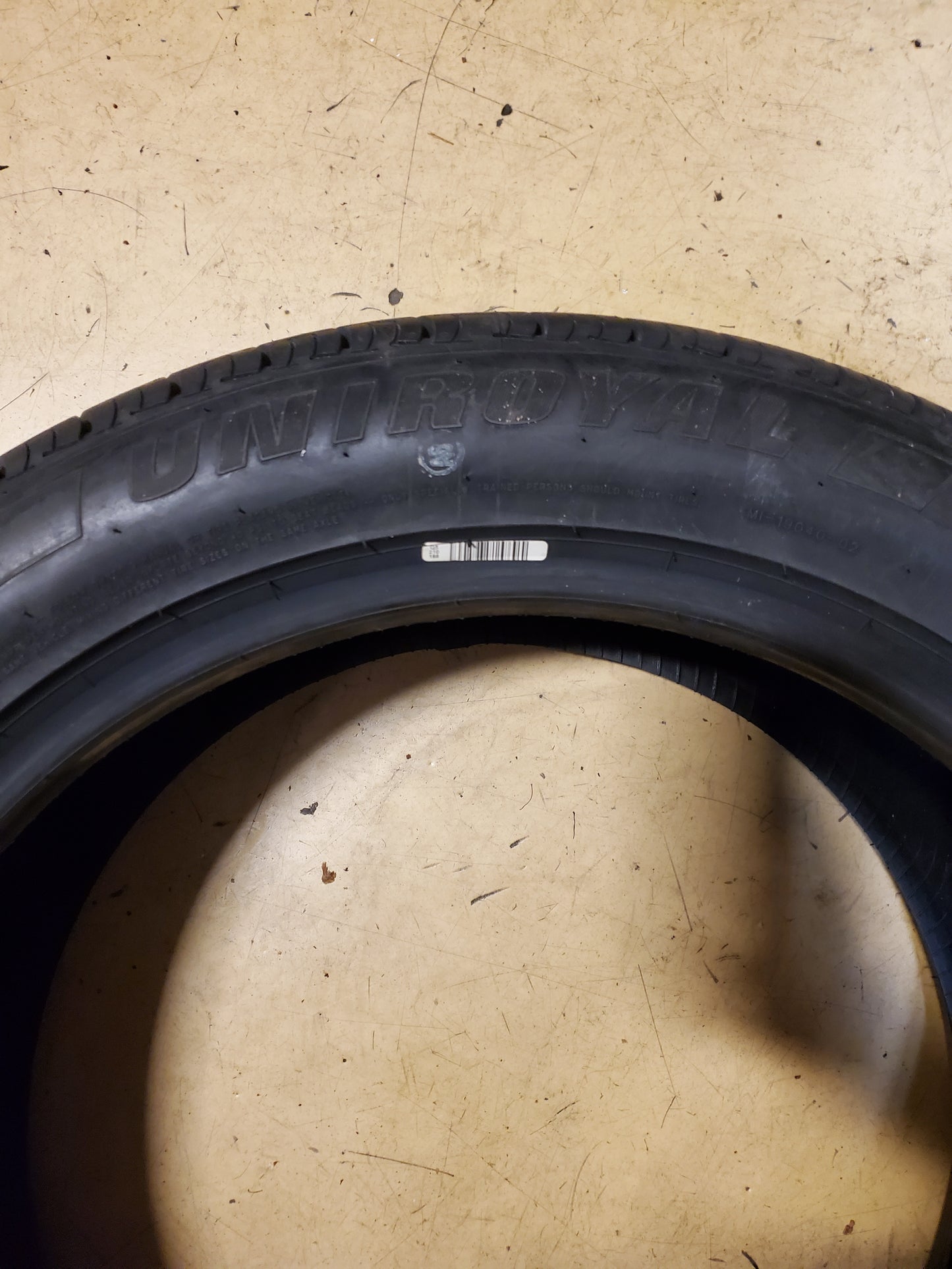 UNIROYAL TIGER PAW TOURING A/S BSW P 225 50 18 95H ALL SEASON TIRE 97913