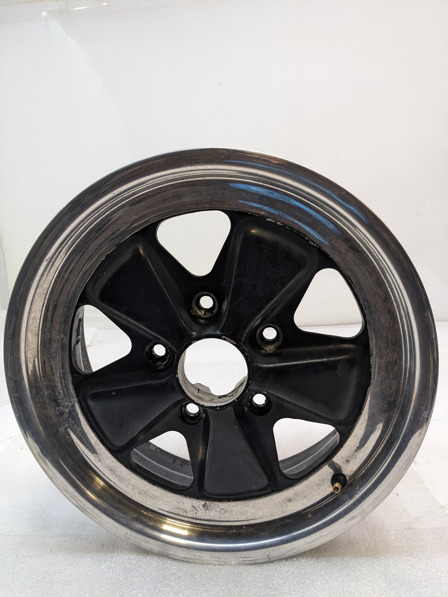 FUCHSFELGE 16X6 16X7 SET OF FOUR WHEELS FOR PORSCHE 991 BLACK SATIN CENTER W/ SILVER ANODIZED LIP USED B2
