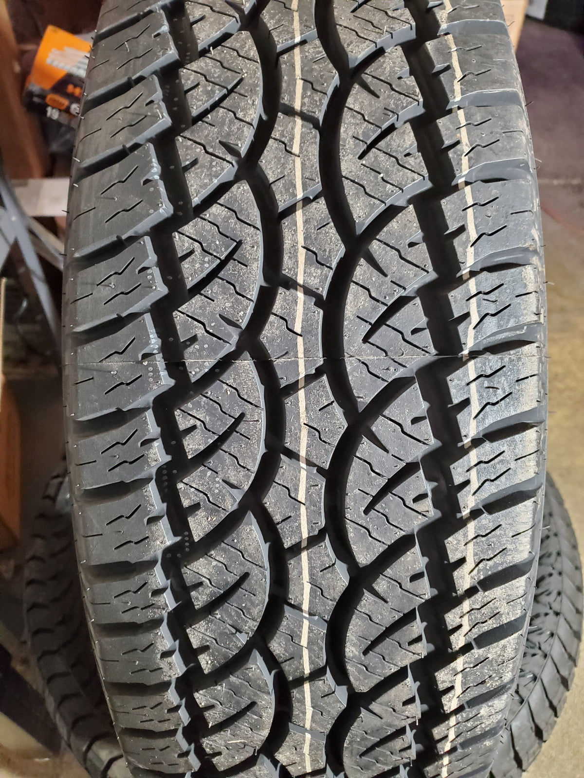 2 THUNDERER RANGER A/T R404 BSW P 265 70 17 115T ALL TERRAIN TIRE TH0635