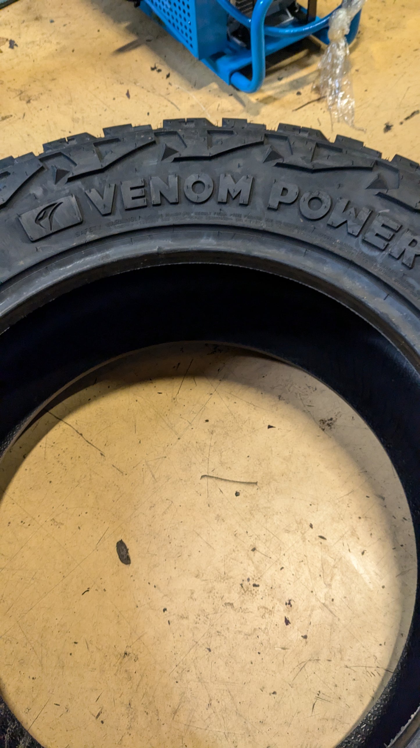 2 VENOM POWER TERRA HUNTER XT BSW LT 305 55 20 121/118Q 10PLY RUGGED TERRAIN TIRE TVPXT41