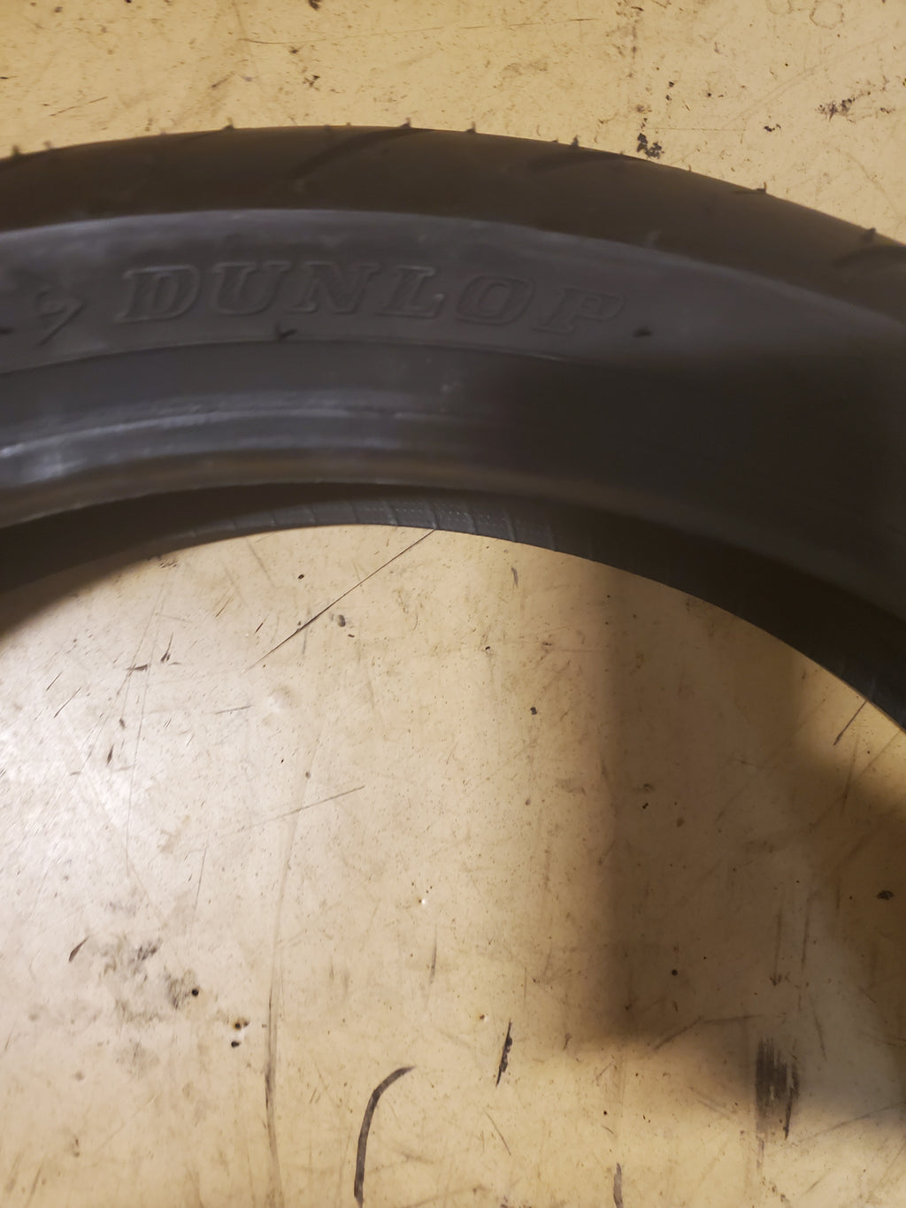 DUNLOP SPORTMAX GPR-300F BSW 110 70 17 54H FRONT MOTORCYCLE TIRE 45067287