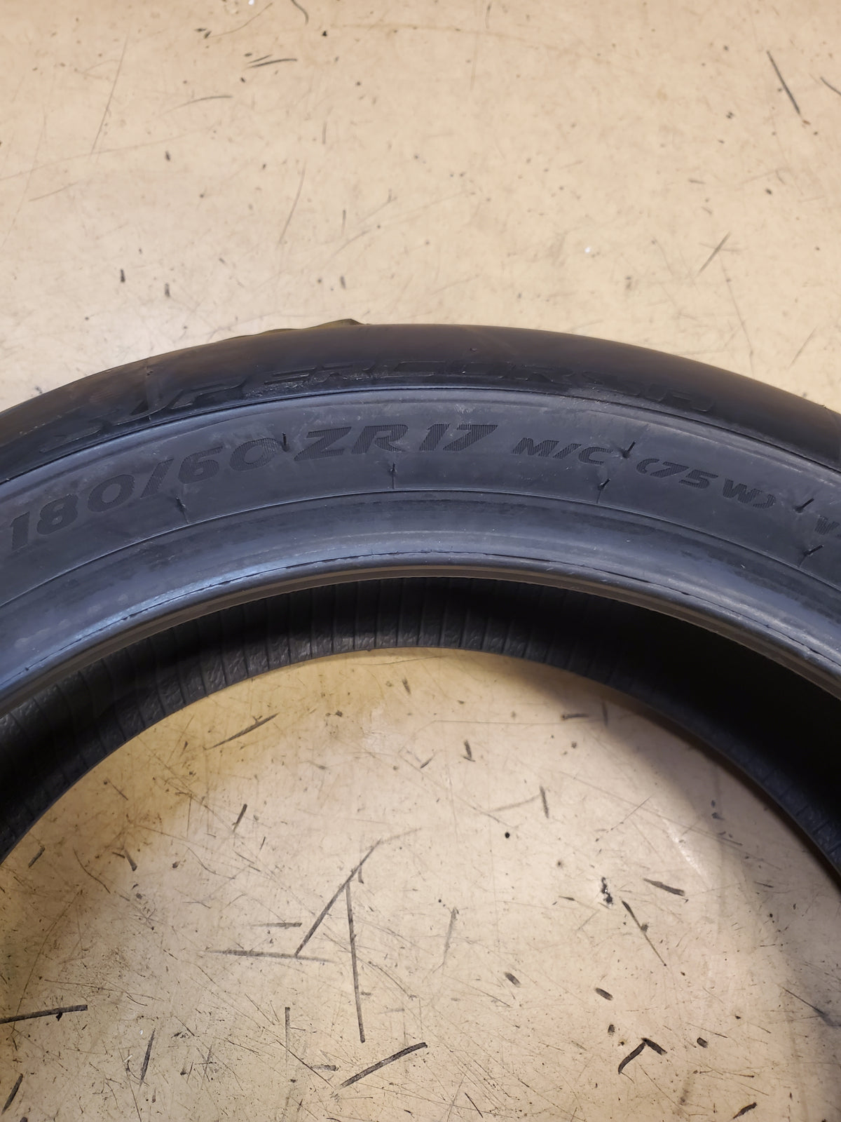 PIRELLI DIABLO SUPERCORSA V4 BSW  180 60 17 75W REAR MOTORCYCLE TIRE ‎4123300