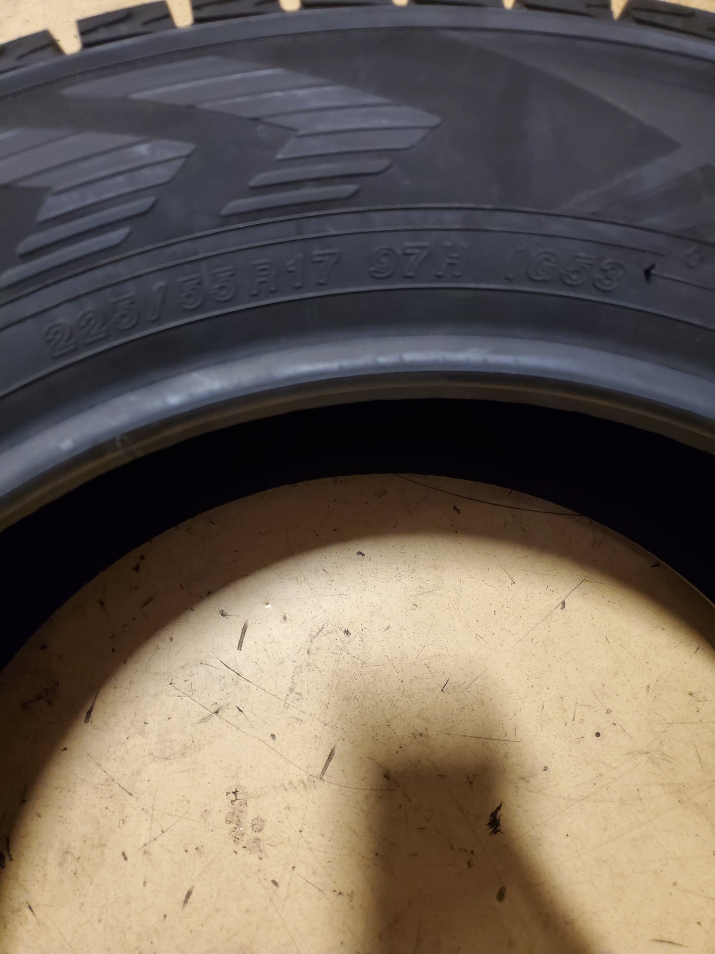 YOKOHAMA ICE GUARD STUDLESS IG53 BSW P 225 55 17 97H WINTER TIRE 110115339