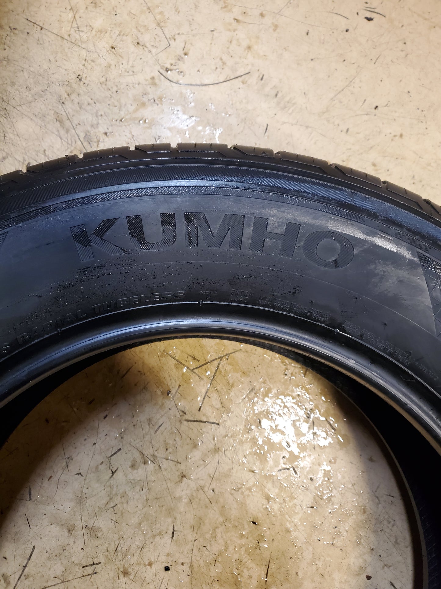 KUMHO CRUGEN HP71 BSW P 235 65 18 110V XL ALL SEASON TIRE 2268173