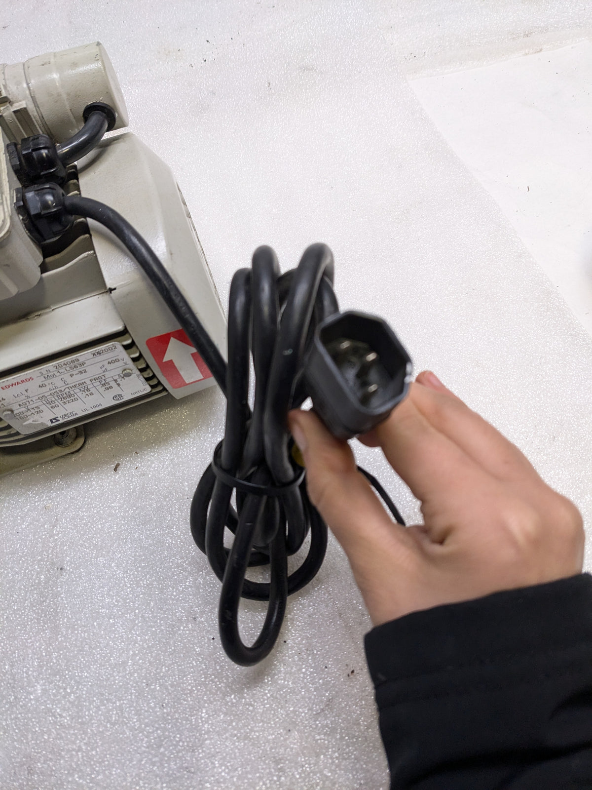 EDWARDS G1099-89023 ROTARY VANE VACCUM PUMP 115V USED B2