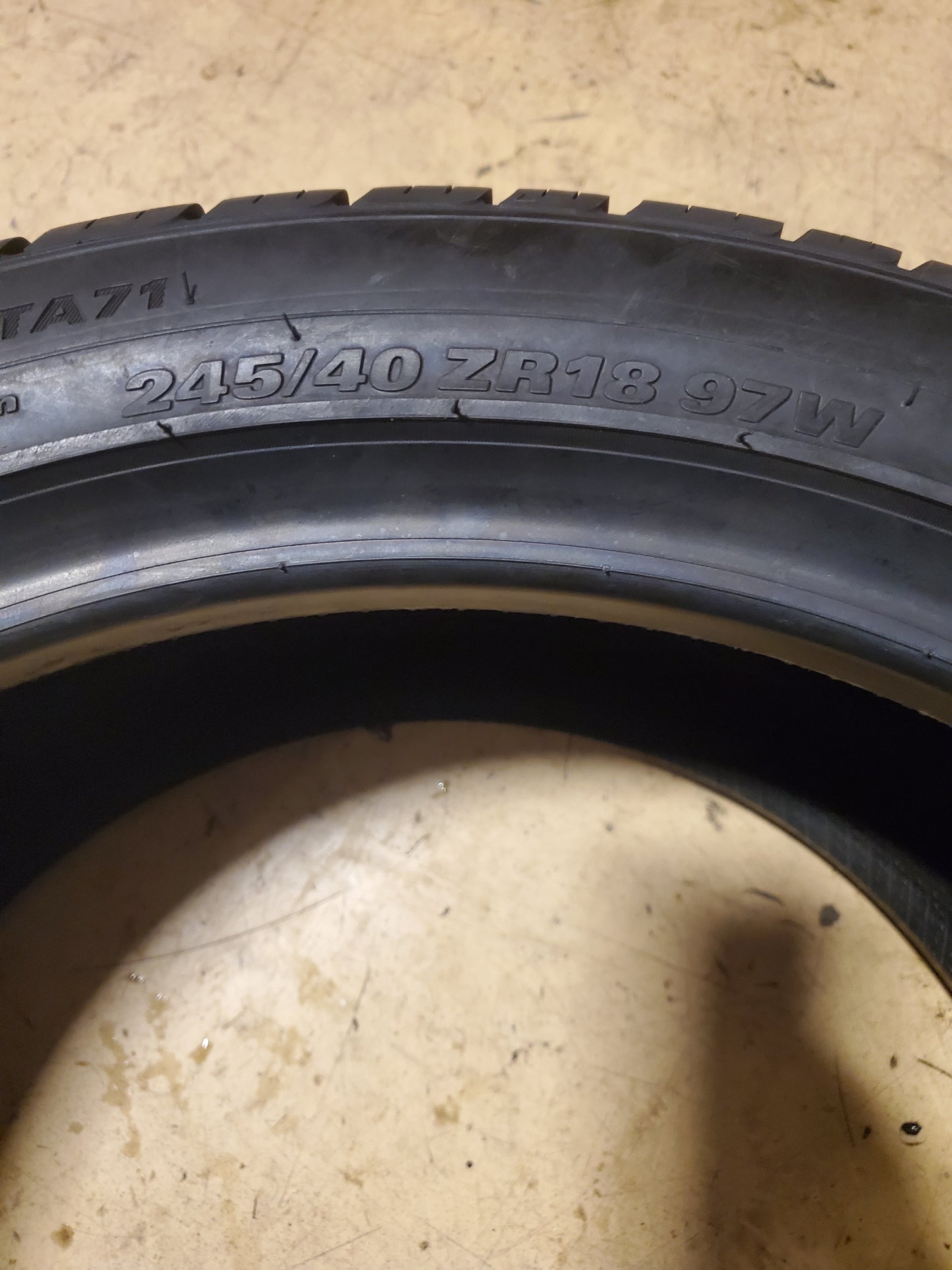 2 KUMHO SOLUS TA71 BSW P 245 40 18 97W XL ALL SEASON TIRE 2169783