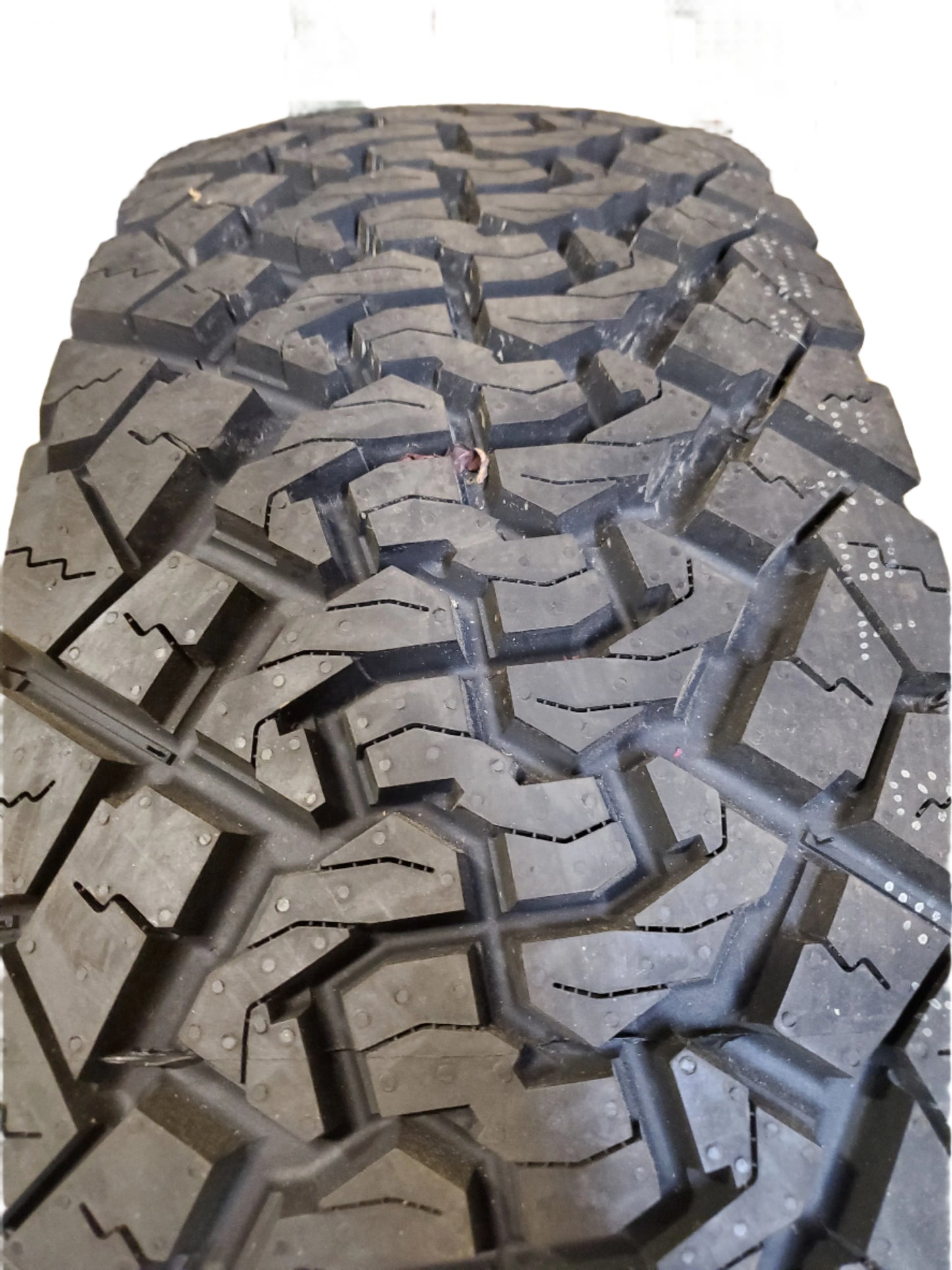 VENOM POWER TERRA HUNTER X/T2 RWL LT 35 10.5 17 121R 10PLY TIRE VPXT216R