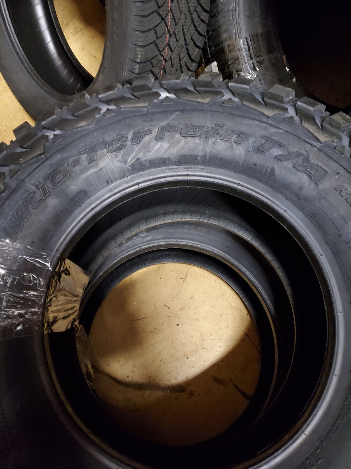2 BFGOODRICH MUD TERRAIN T/A KM3 BSW LT 285 75 16 126/123Q 10PLY MUD TIRE 25217