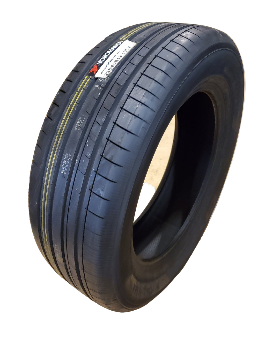 4 YOKOHAMA ADVAN V61 BSW P 235 60 19 103V PERFORMANCE TIRE NA1681956
