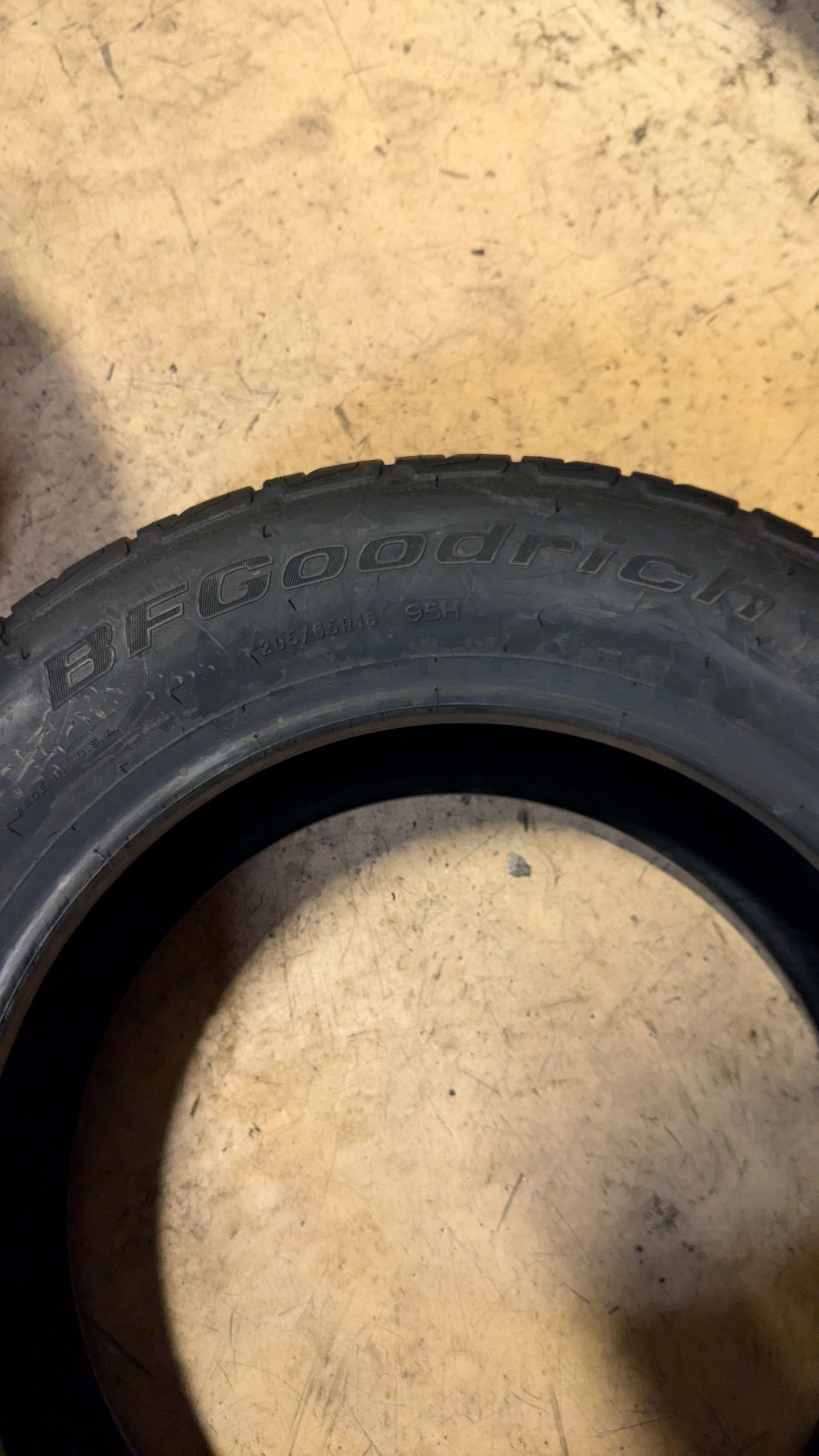 NOS BFGOODRICH ADVANTAGE T/A SPORT BSW P 205 65 16 95H ALL SEASON TIRE 22797