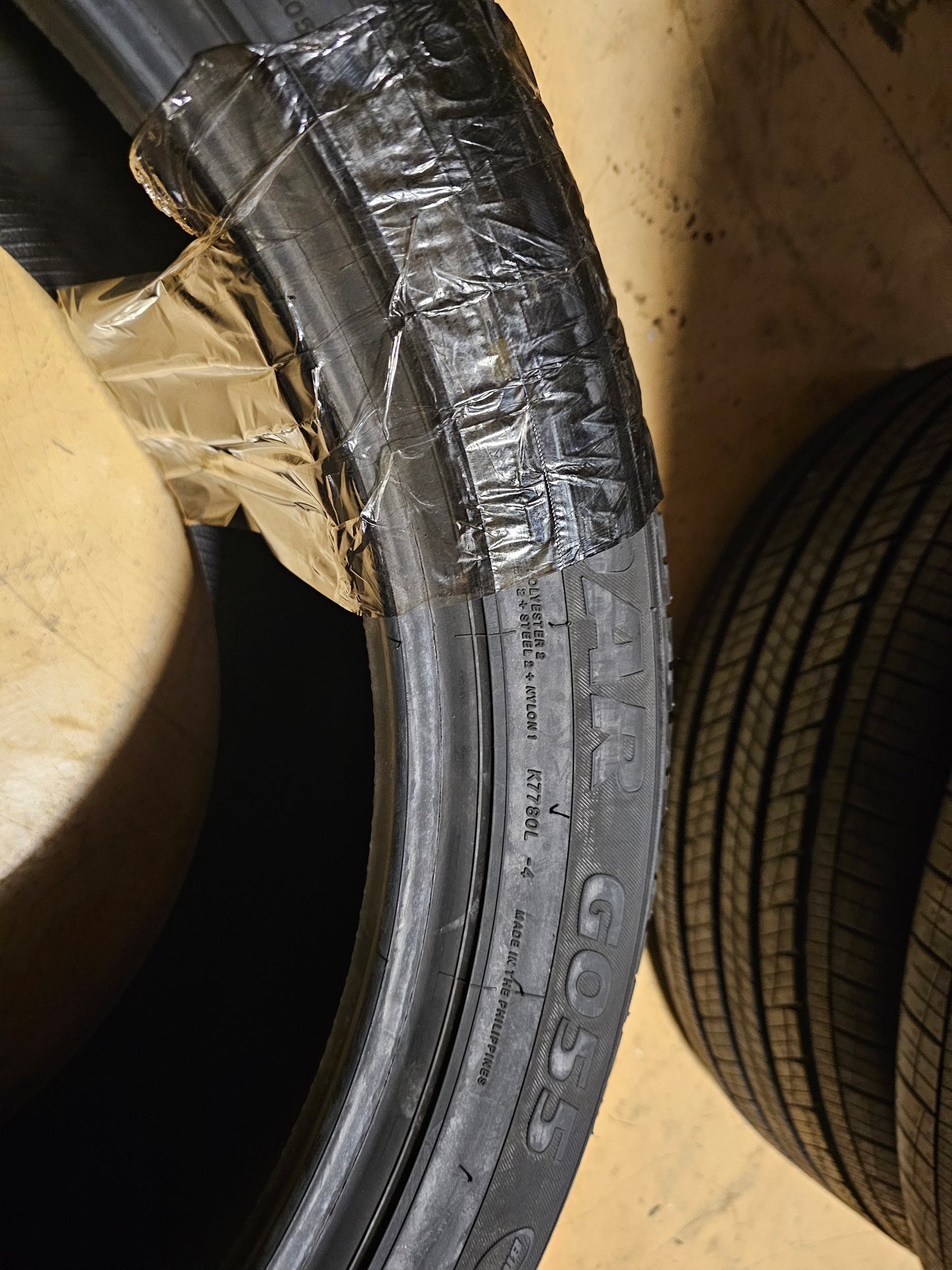 2 NEW OLD STOCK  YOKOHAMA GEOLANDAR G055  255 50 20 109V XL ALL SEASON TIRES 110105528