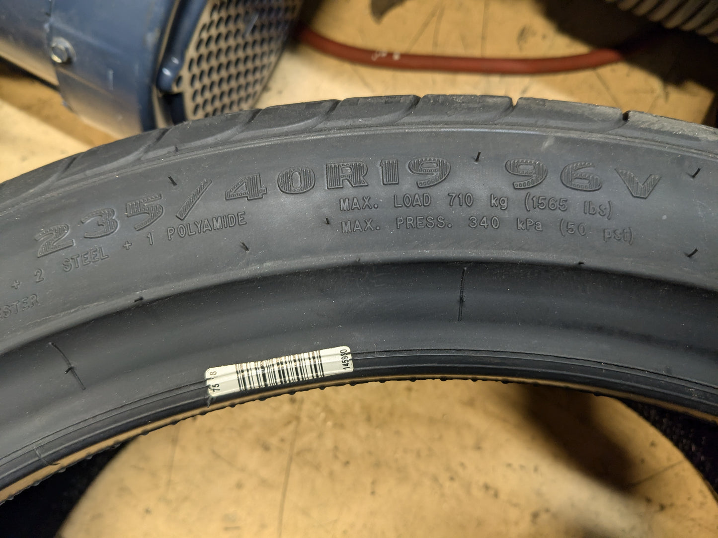 2 GOODYEAR EAGLE TOURING BSW P 235 40 19 96V ALL SEASON TIRE 102918387