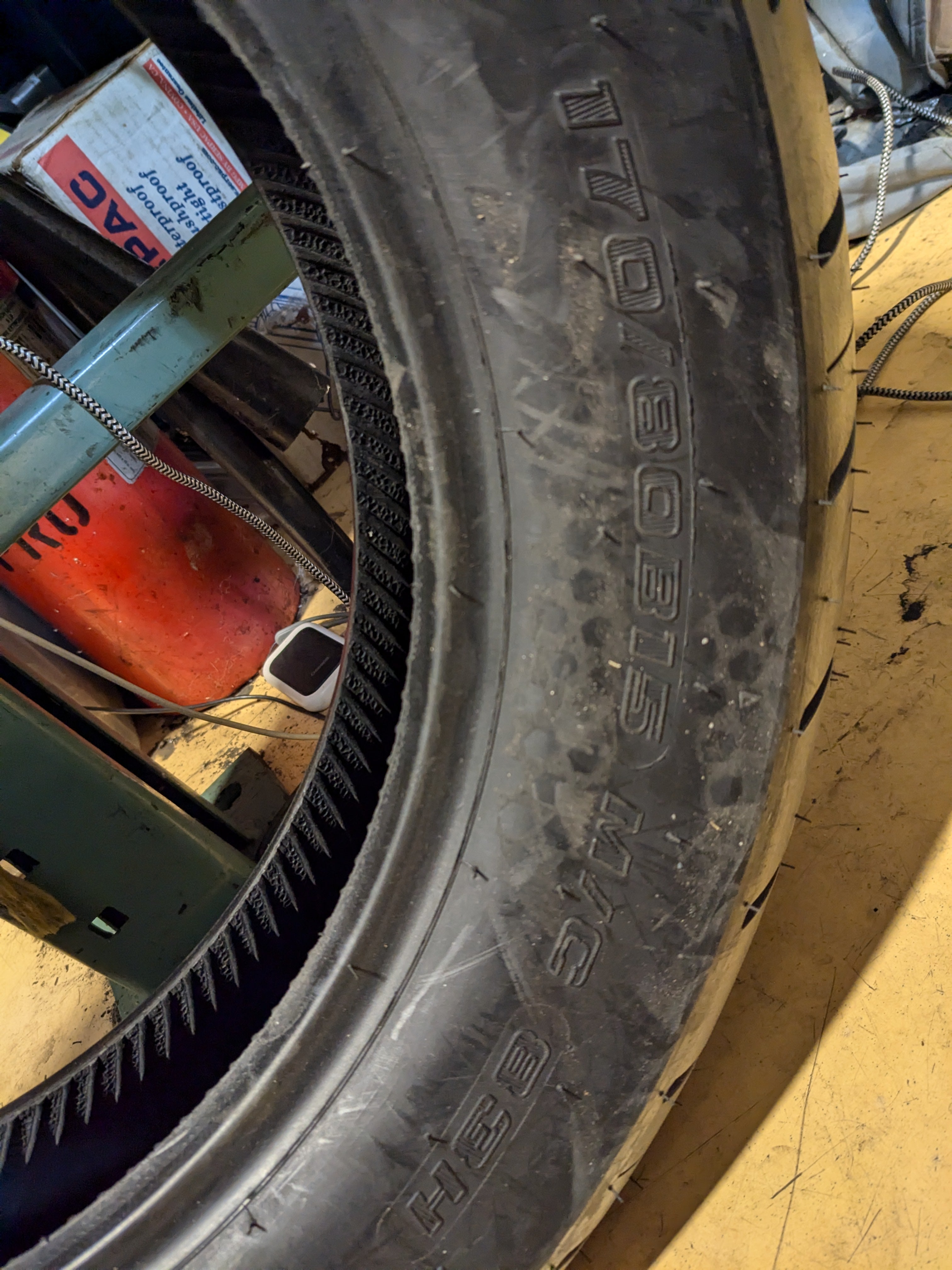 SHINKO SR777 HD BSW 170 80 15 83H REAR MOTORCYCLE TIRE 874592