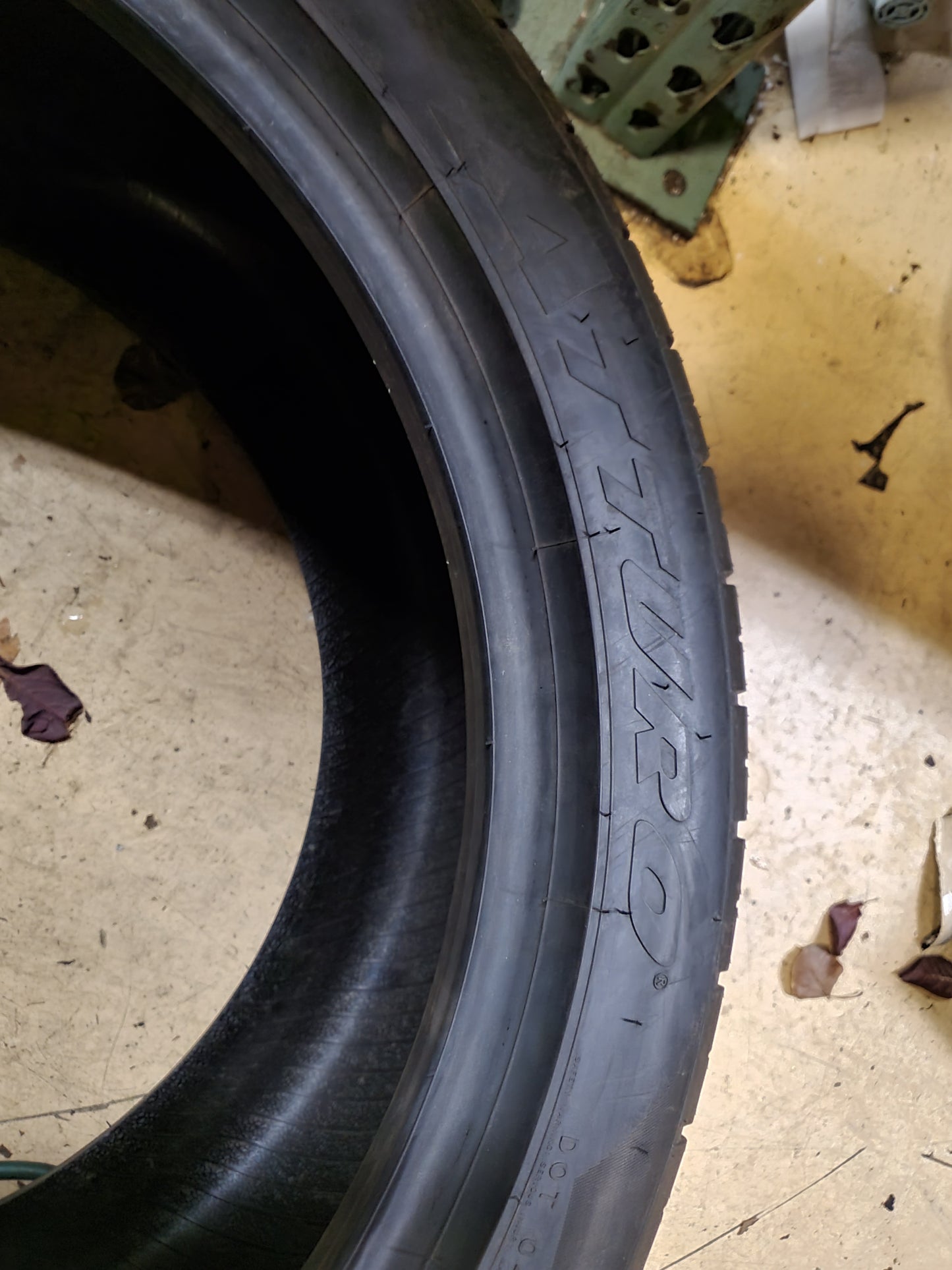 ATTURO AZ850 BSW P 235 40 20 11Y XL UHP TIRE AZ850BCJR2PA