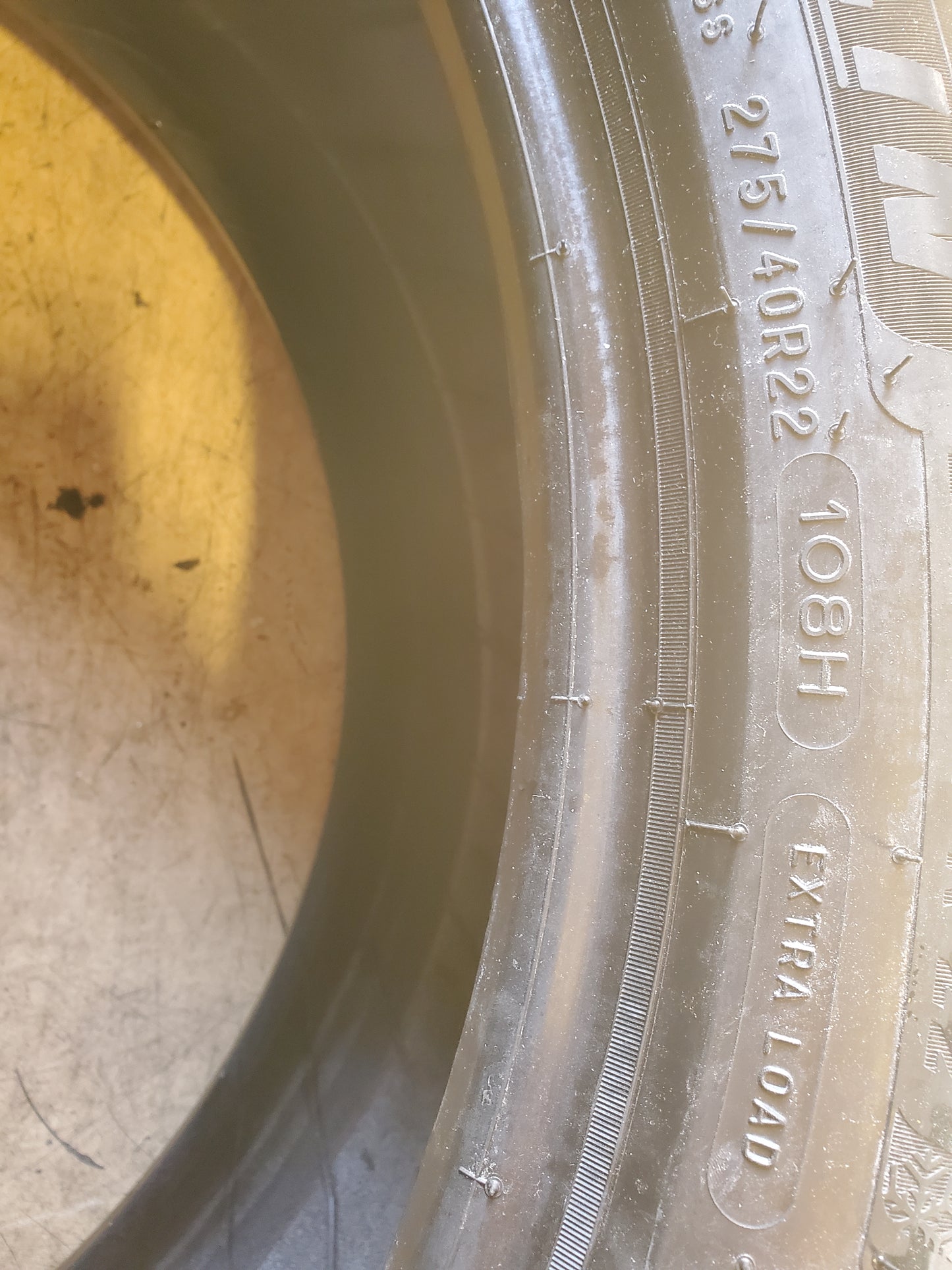 MICHELIN X ICE SNOW SUV BSW P 275 40 22 108H XL WINTER TIRE 05906