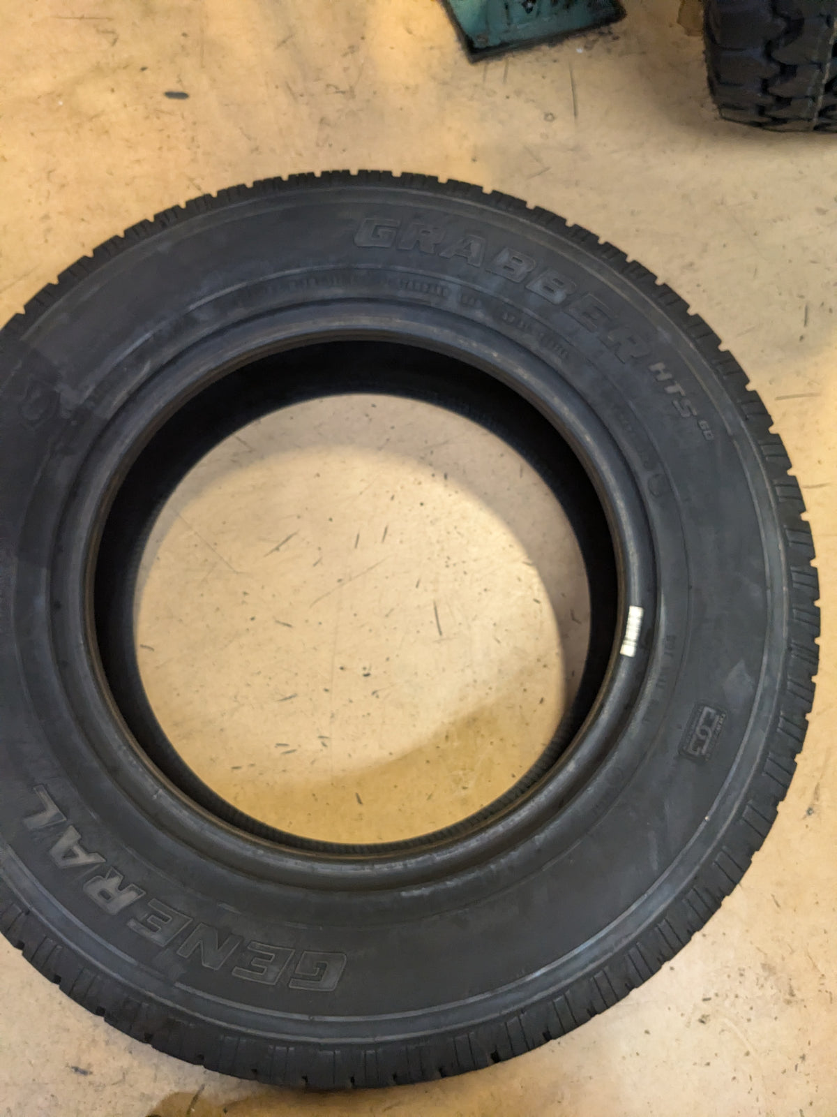 GENERAL GRABBER HTS60 BSW P 255 65 18 111S  ALL SEASON TIRE 4504900000