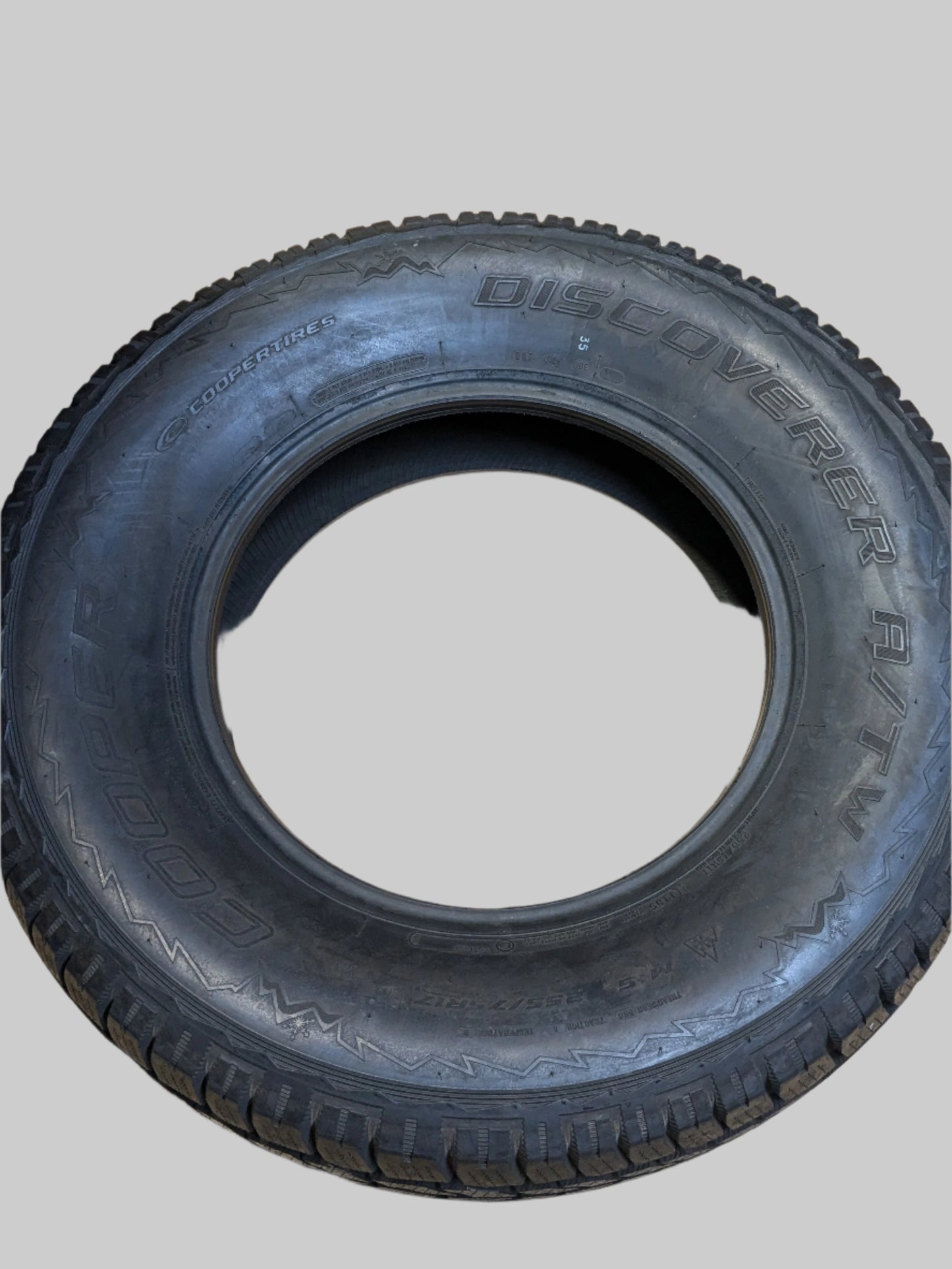 NEW OLD STOCK COOPER DISCOVERER A/TW P 255 75 17 115S SL ALL WEATHER TIRE 90000022206