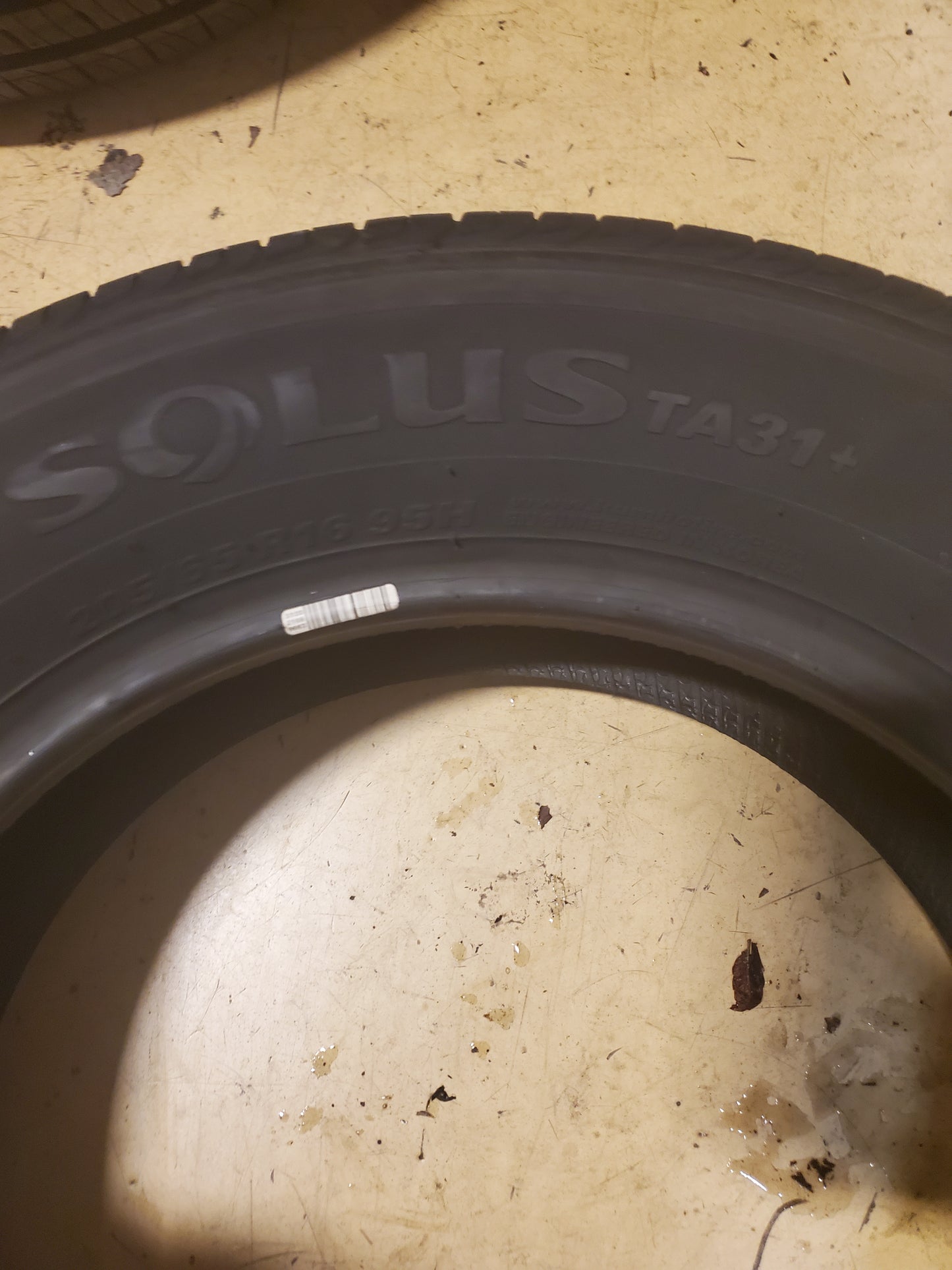 KUMHO SOLUS TA31 PLUS BSW P 205 65 16 95H ALL SEASON TIRE 2254482