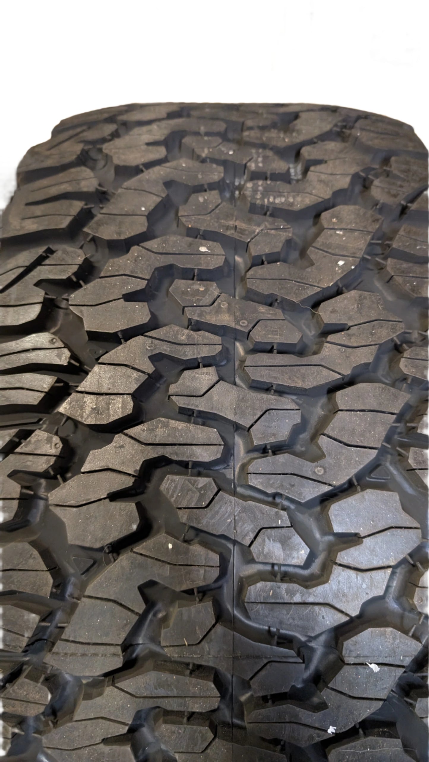 BFGOODRICH ALL-TERRAIN T/A KO2 BSW LT 295 55 20 123/120R 10PLY TIRE 62900
