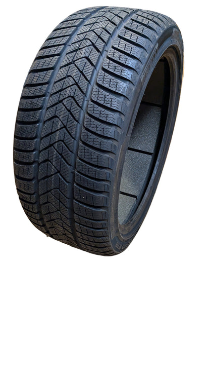 PIRELLI SOTTOZERO 3 BSW P 235 40 19 96V WINTER TIRE 2742600