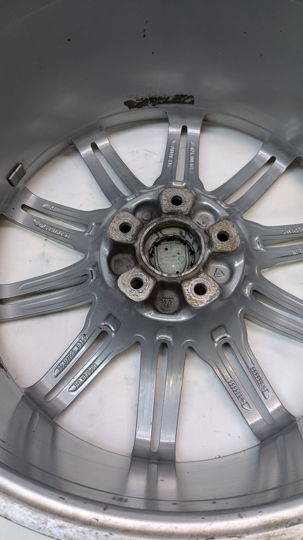 4 USED GENUINE PORSCHE CAYENNE 21X10 ET 60 5LUG SILVER WHEELS 7P5.601.025.H
